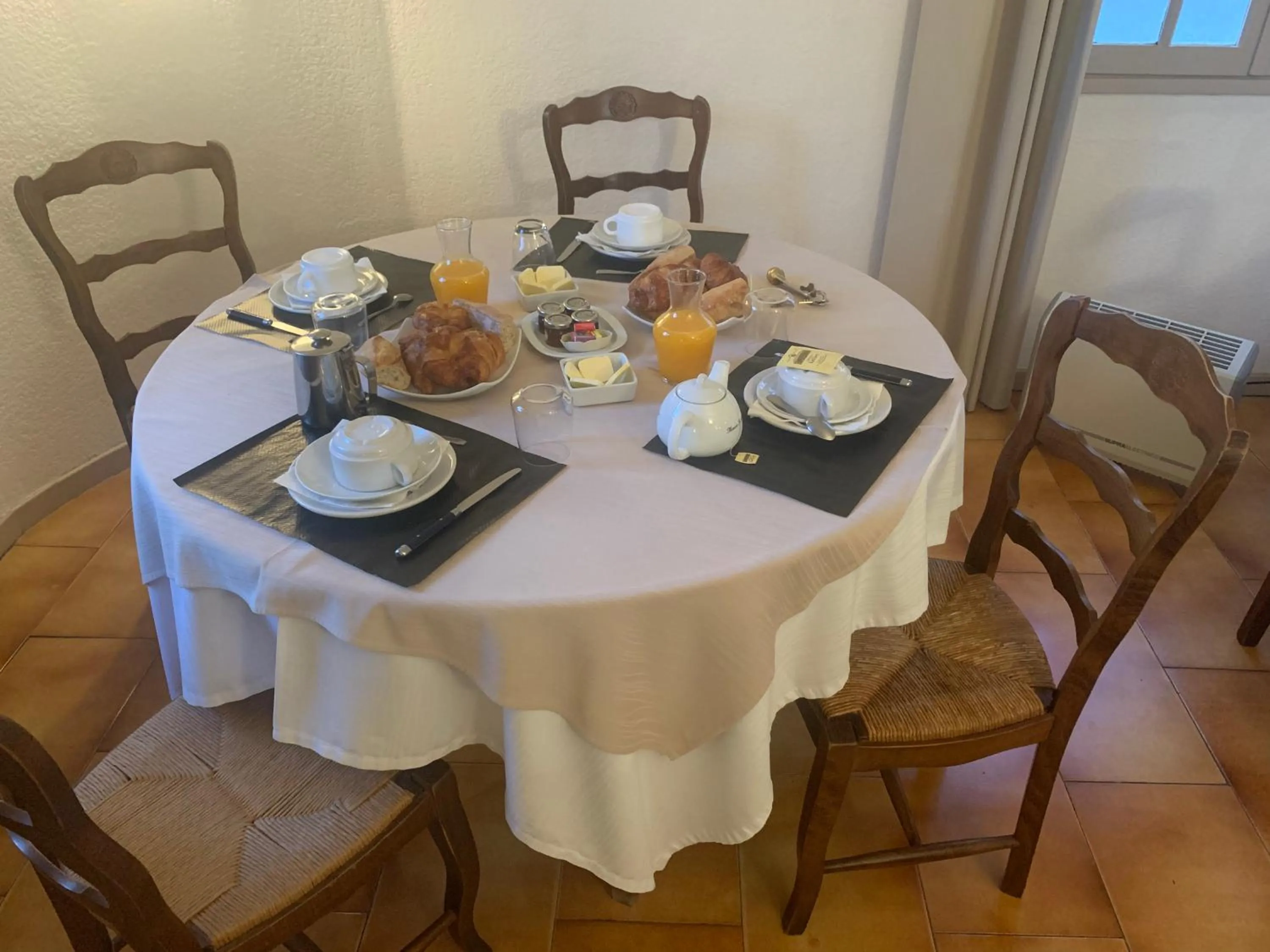 HUMAN HOTEL RESIDENCE ex esparrus