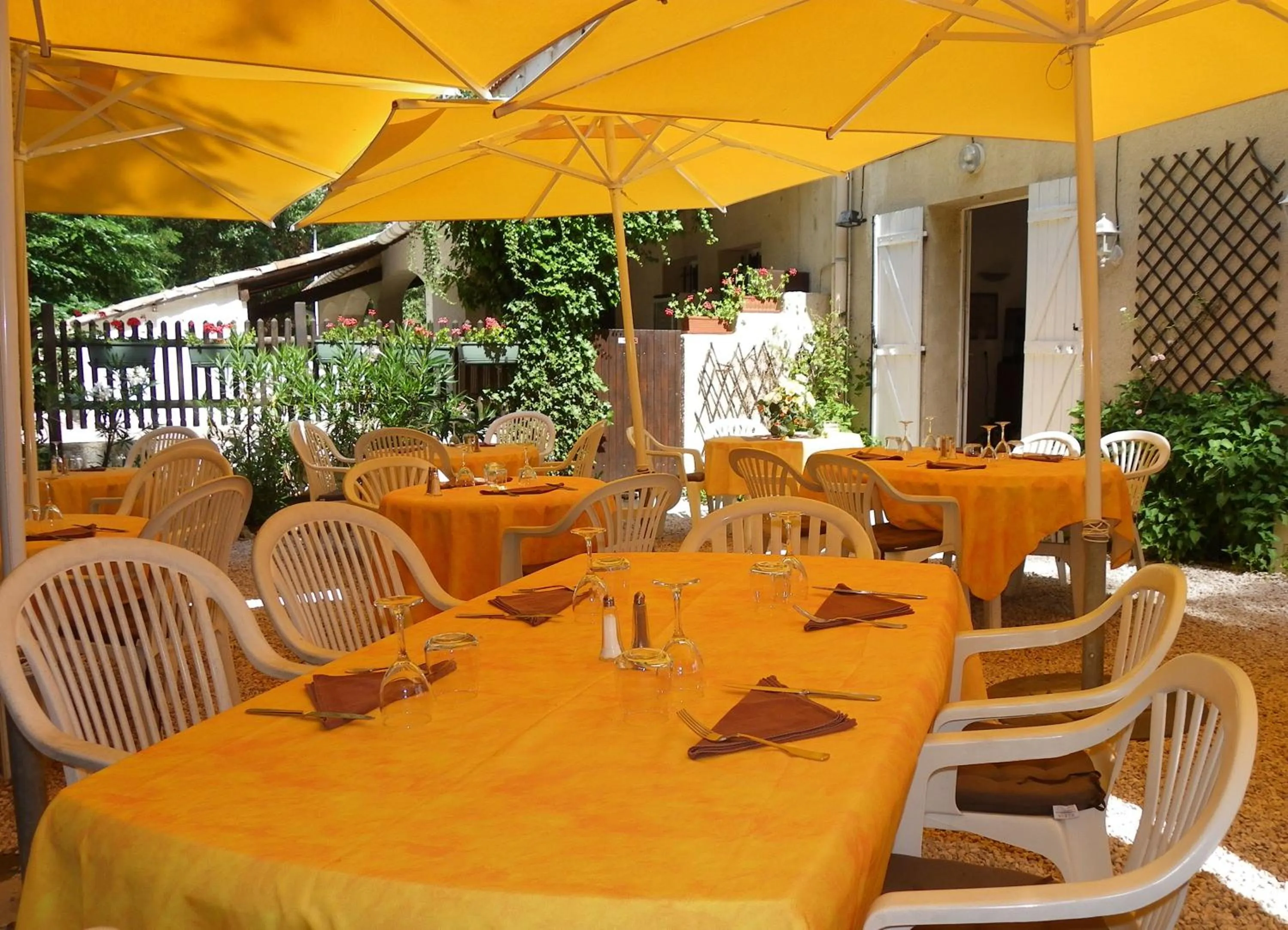 Patio in HUMAN HOTEL RESIDENCE ex esparrus