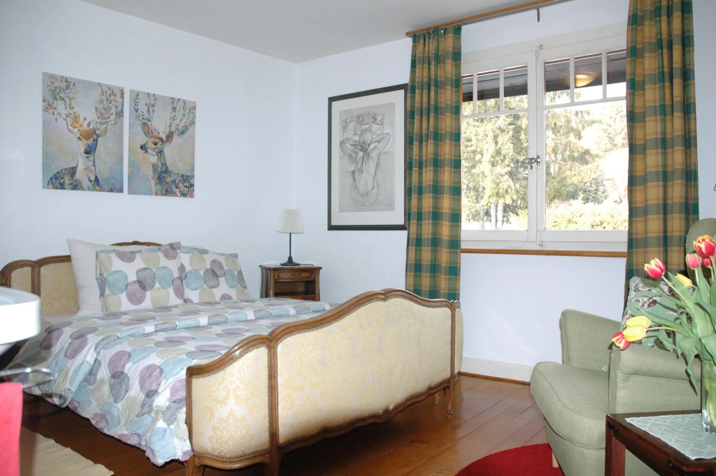 Double Room with Shared Bathroom - single occupancy in Chalet la Griotte