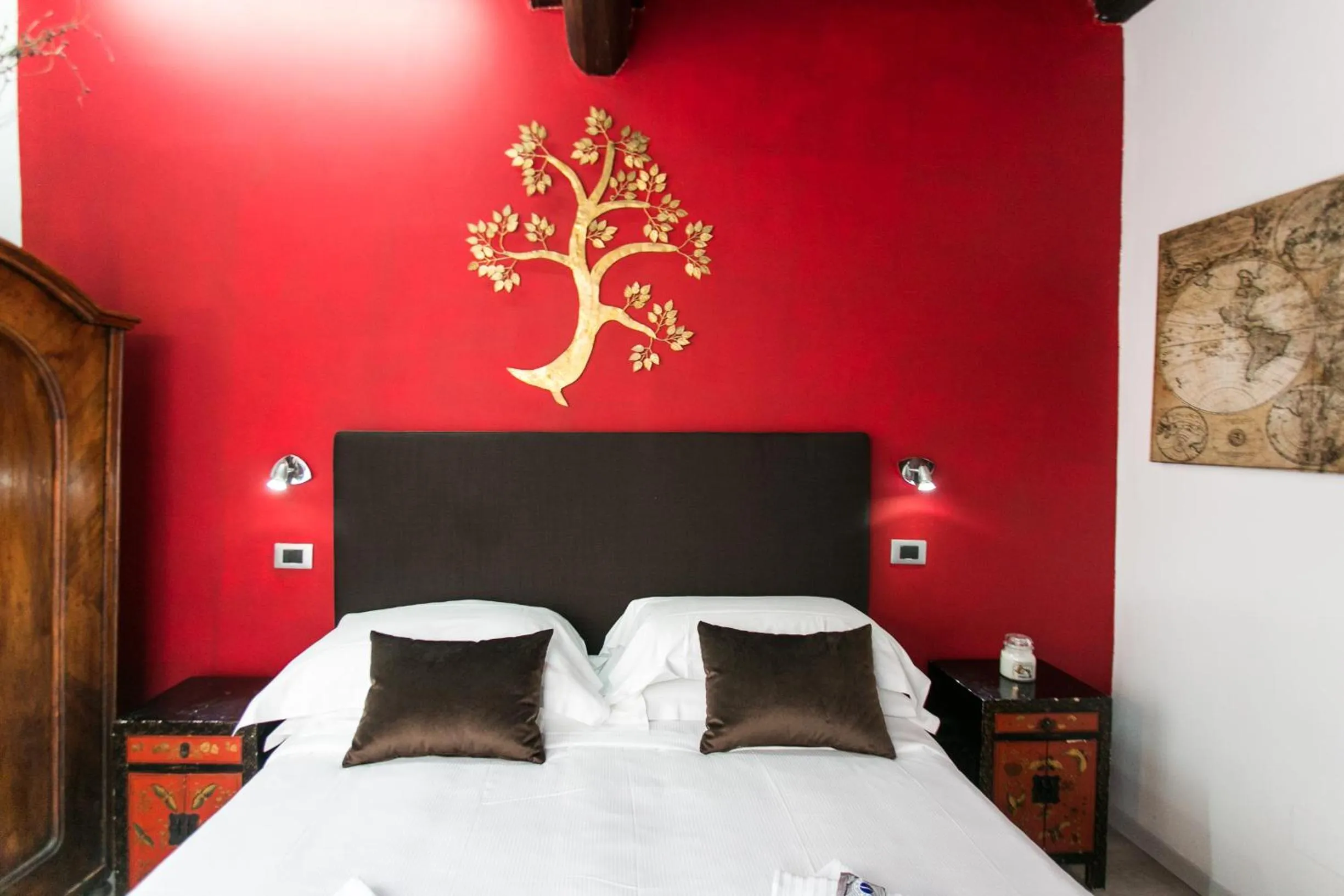 Photo of the whole room, Bed in Navona First Rooms