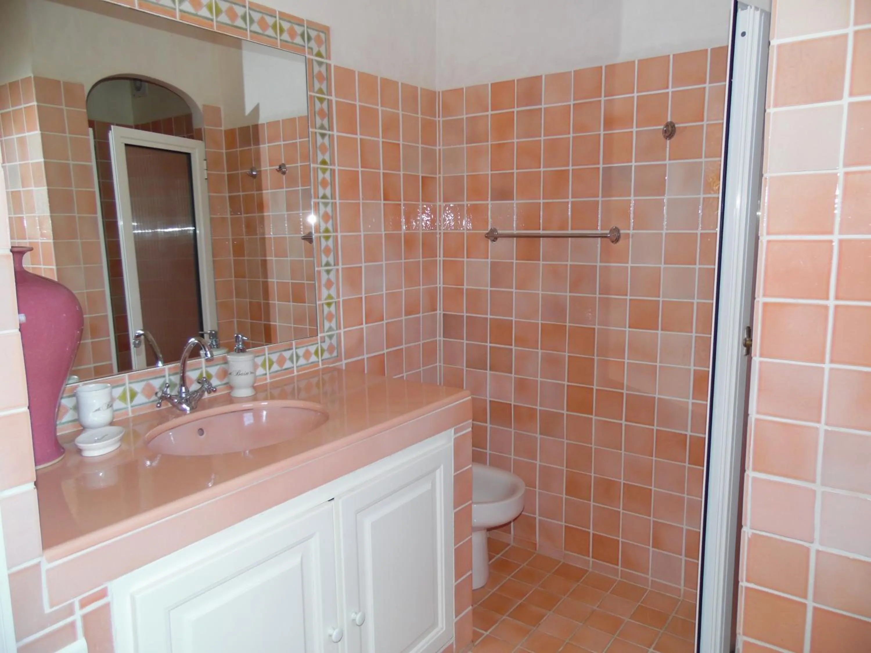 Bathroom in Clos des Vignes Pampelonne Vineyard