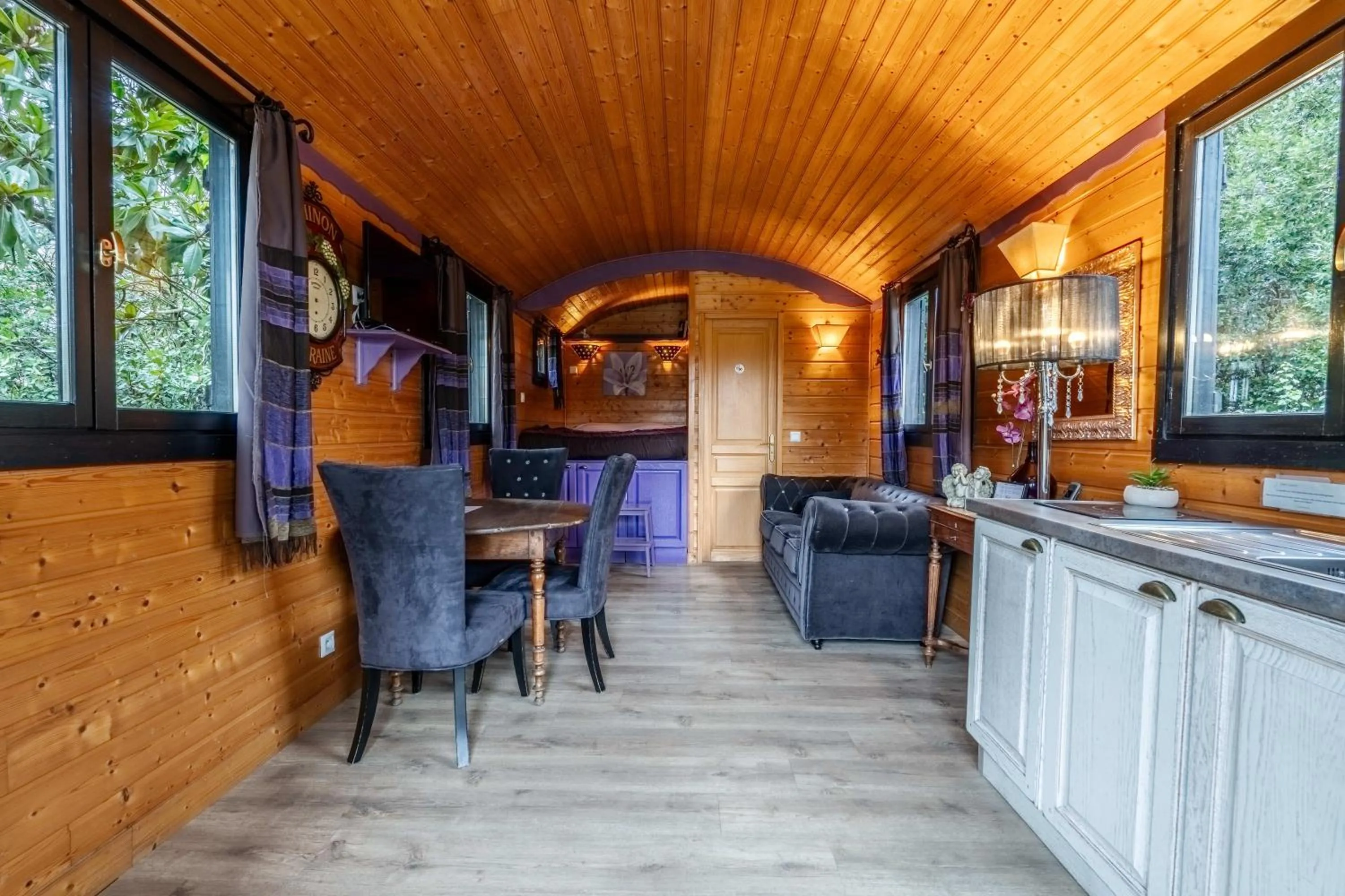 Bed in Hôtel Quai des Pontis