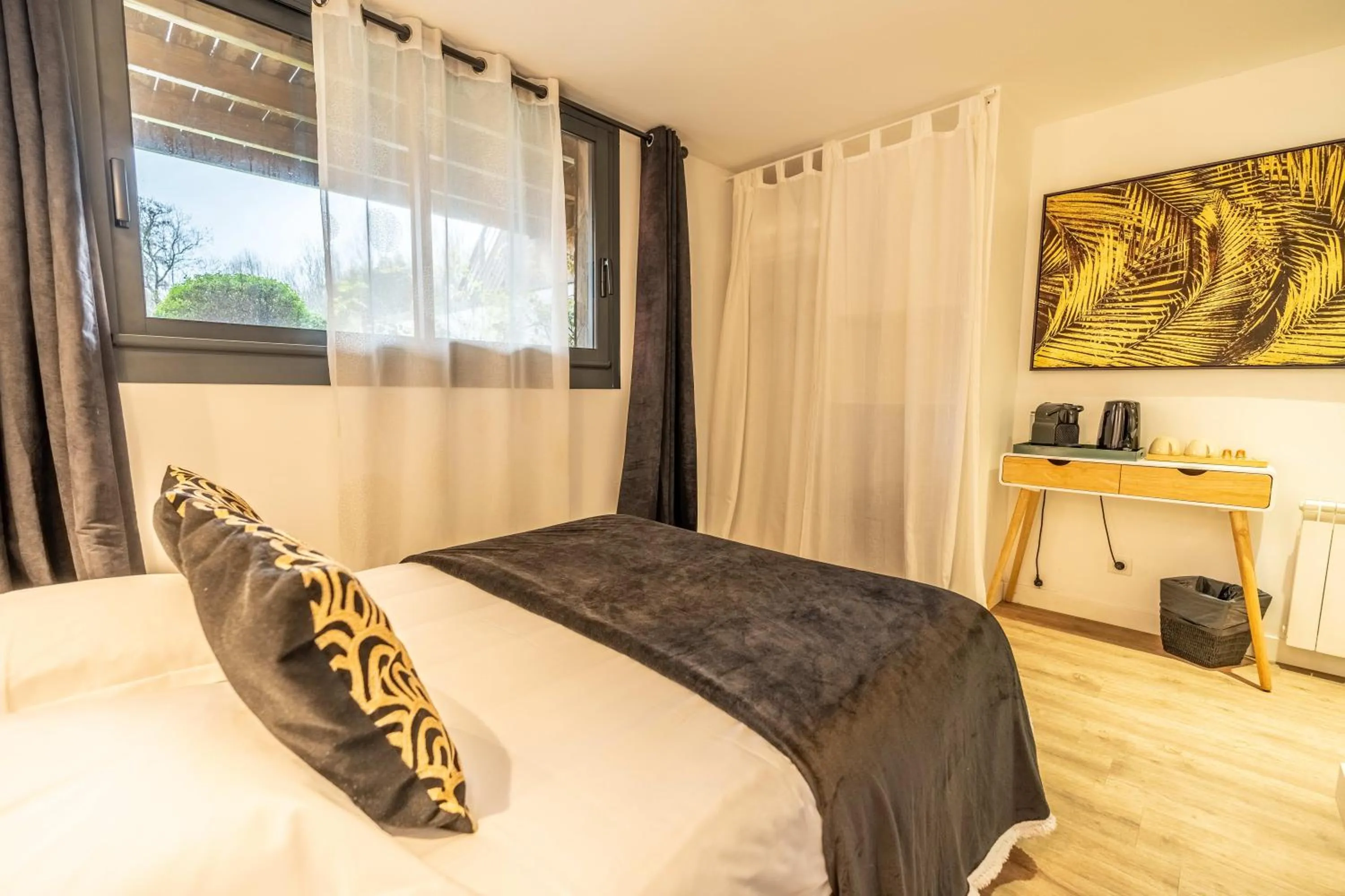 Bed in Hôtel Quai des Pontis