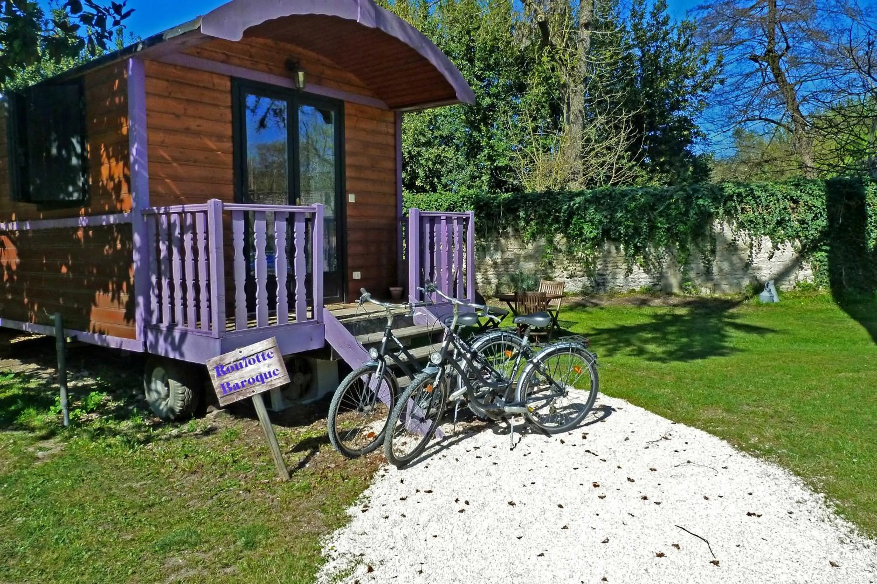 Cycling in Hôtel Quai des Pontis