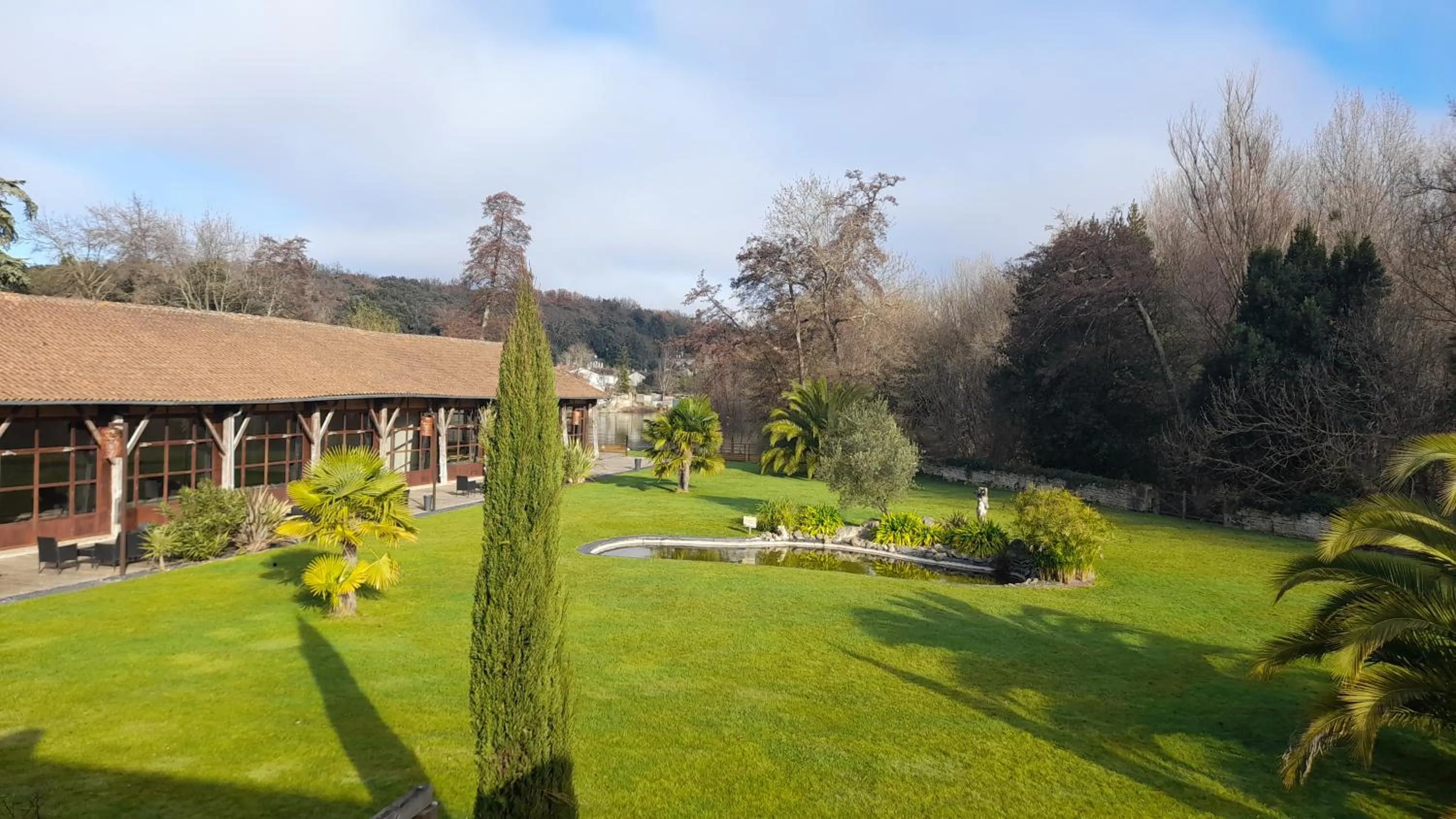 Garden in Hôtel Quai des Pontis