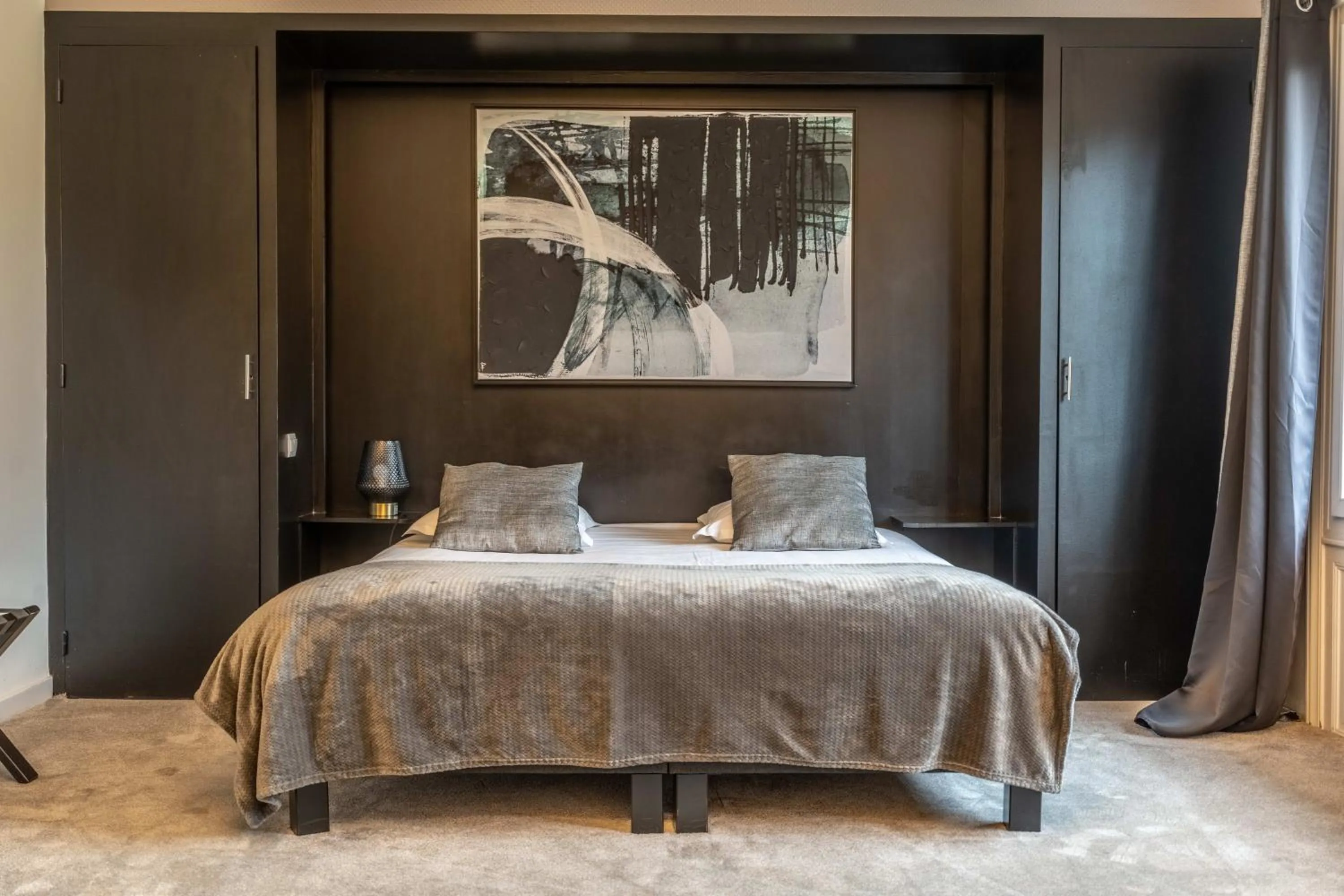 Bed in Hôtel Quai des Pontis