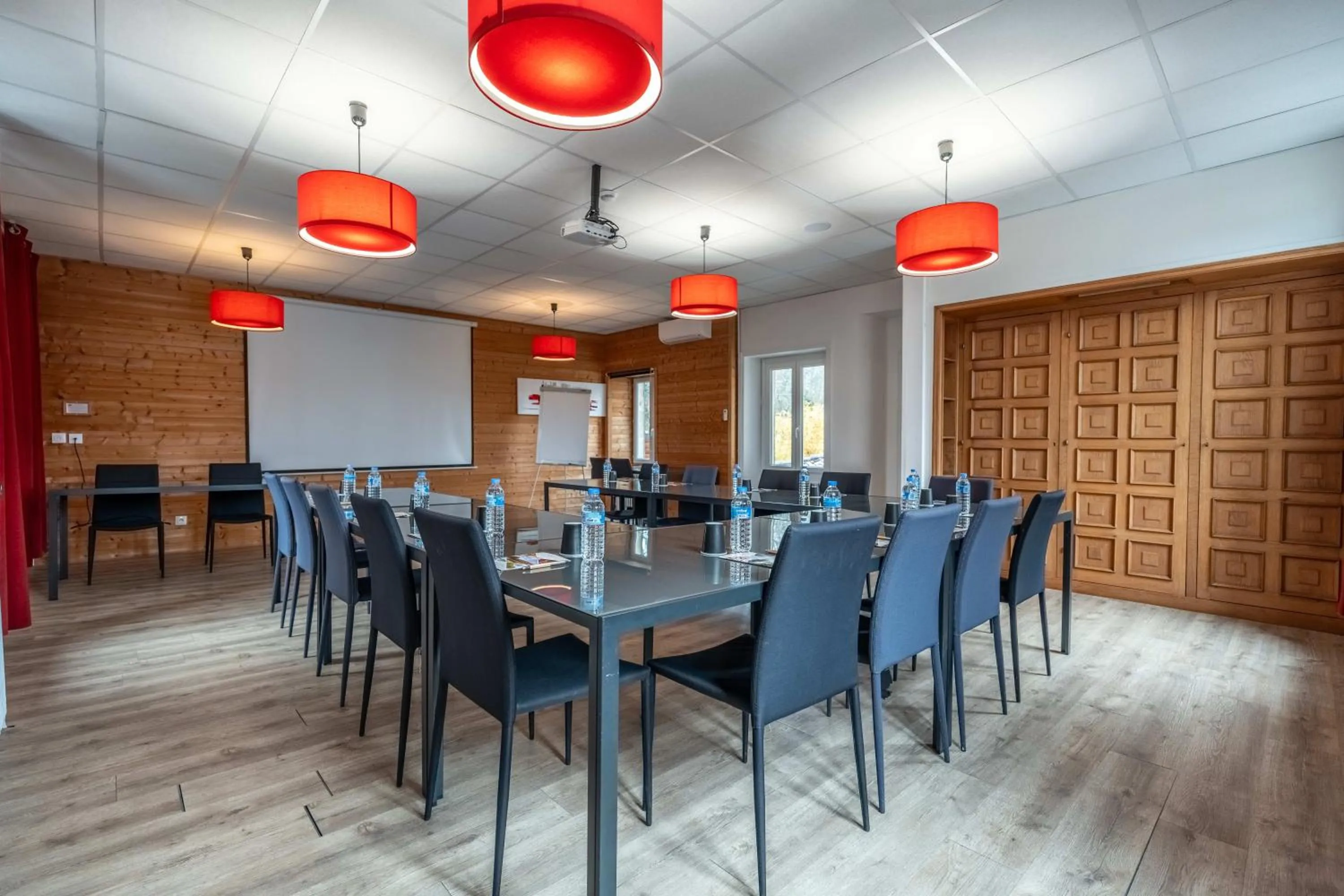 Meeting/conference room in Hôtel Quai des Pontis