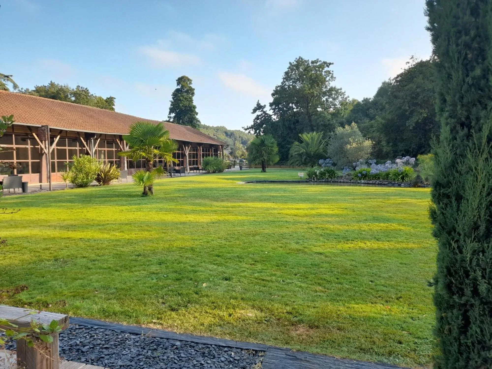 Garden in Hôtel Quai des Pontis