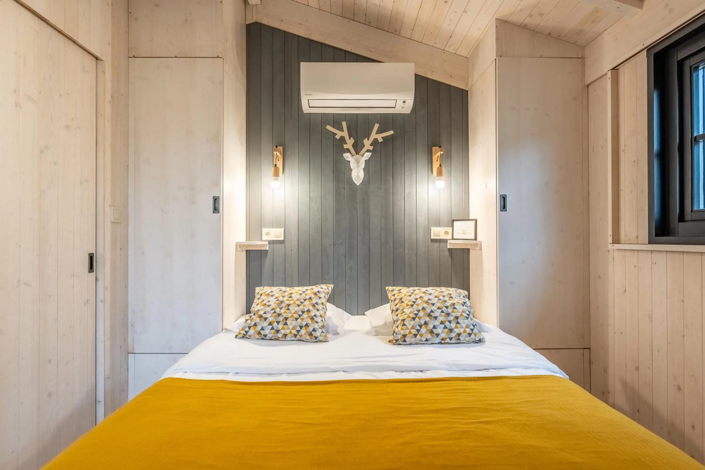 Bed in Hôtel Quai des Pontis