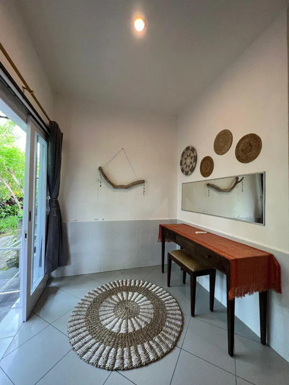 Deluxe Double Room in Summer Homestay Bali Deluxe Double Room in Summer Homestay Bali