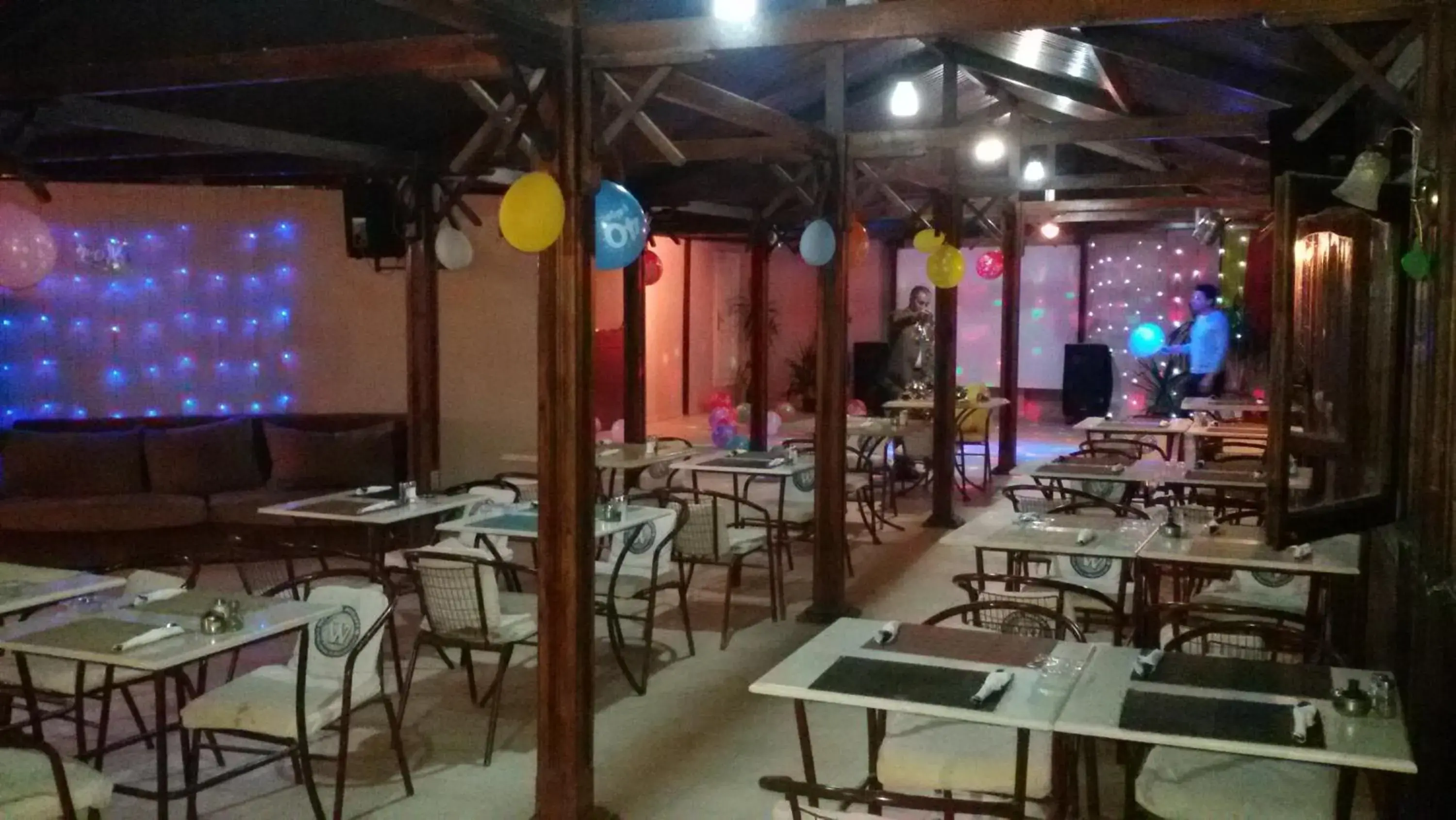 Restaurant/places to eat in Golden Rose Hotel Restaurant/places to eat in Golden Rose Hotel