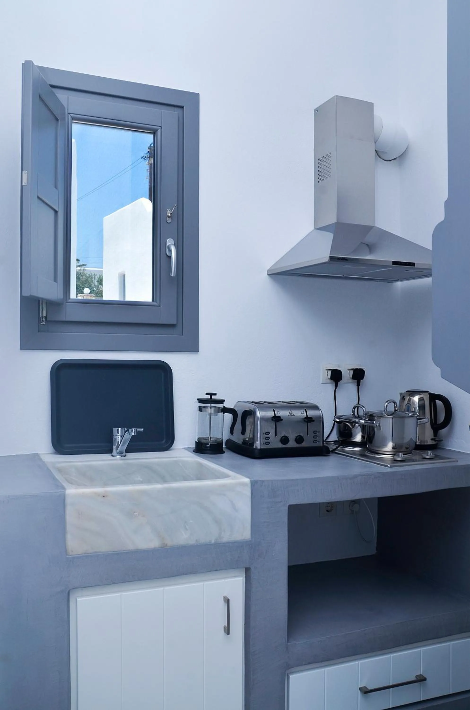 Kitchen or kitchenette in Ionathan Koufonisia Suites