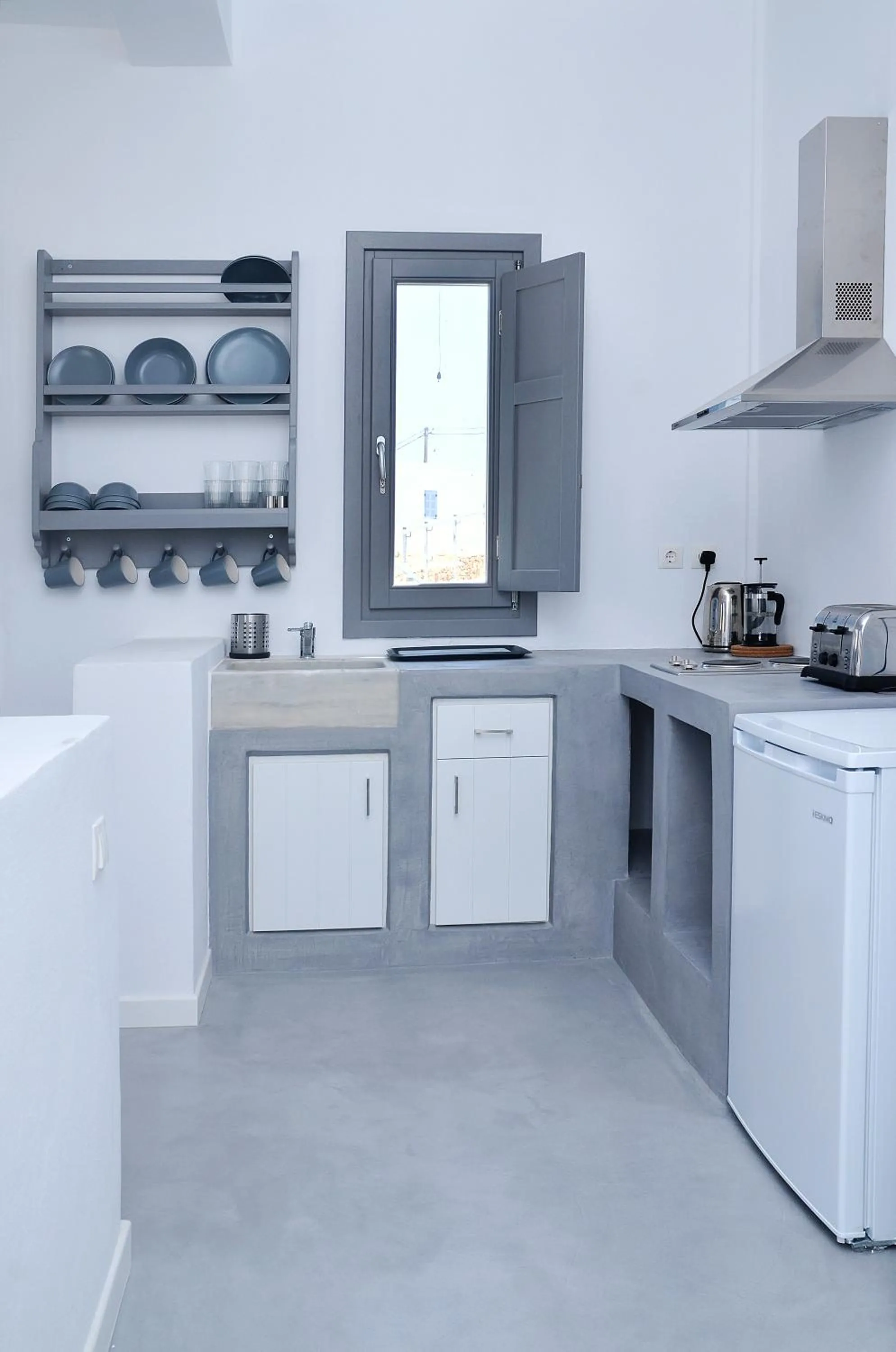 Kitchen or kitchenette in Ionathan Koufonisia Suites