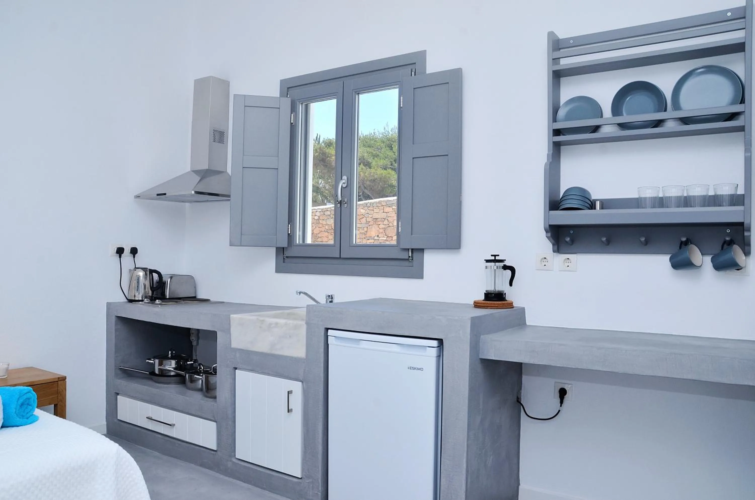 Kitchen or kitchenette in Ionathan Koufonisia Suites