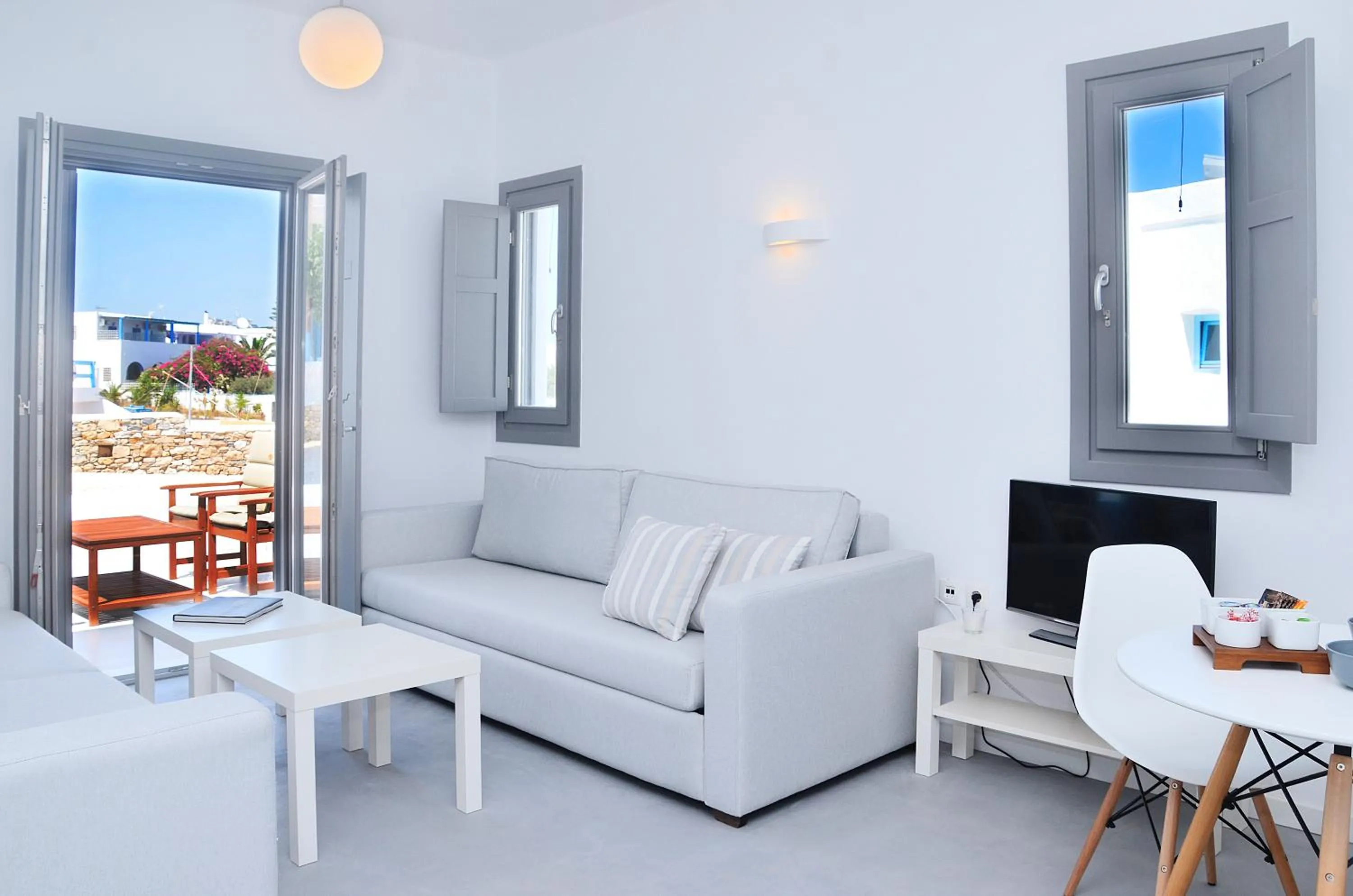 Living room in Ionathan Koufonisia Suites