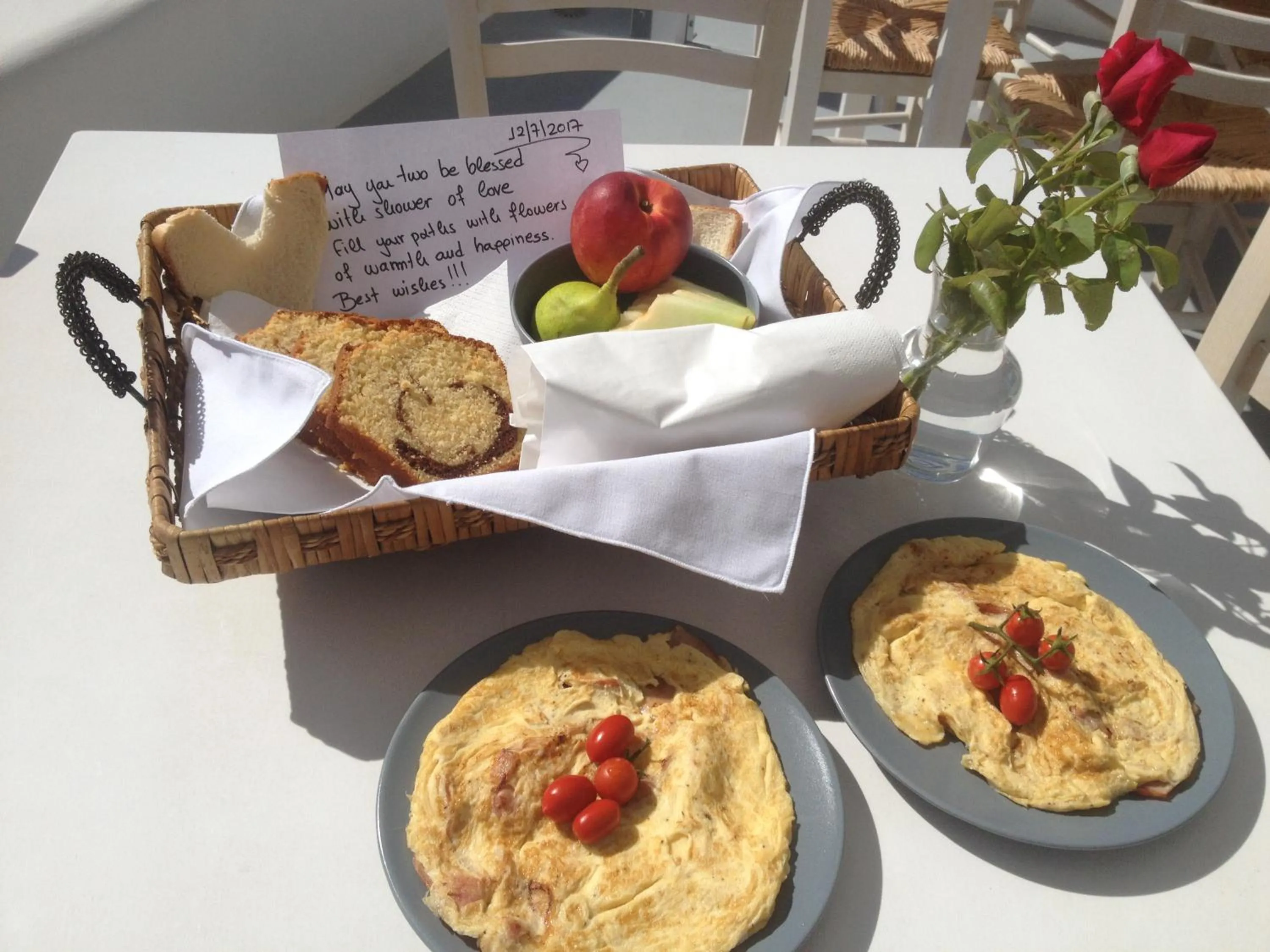 Breakfast in Ionathan Koufonisia Suites
