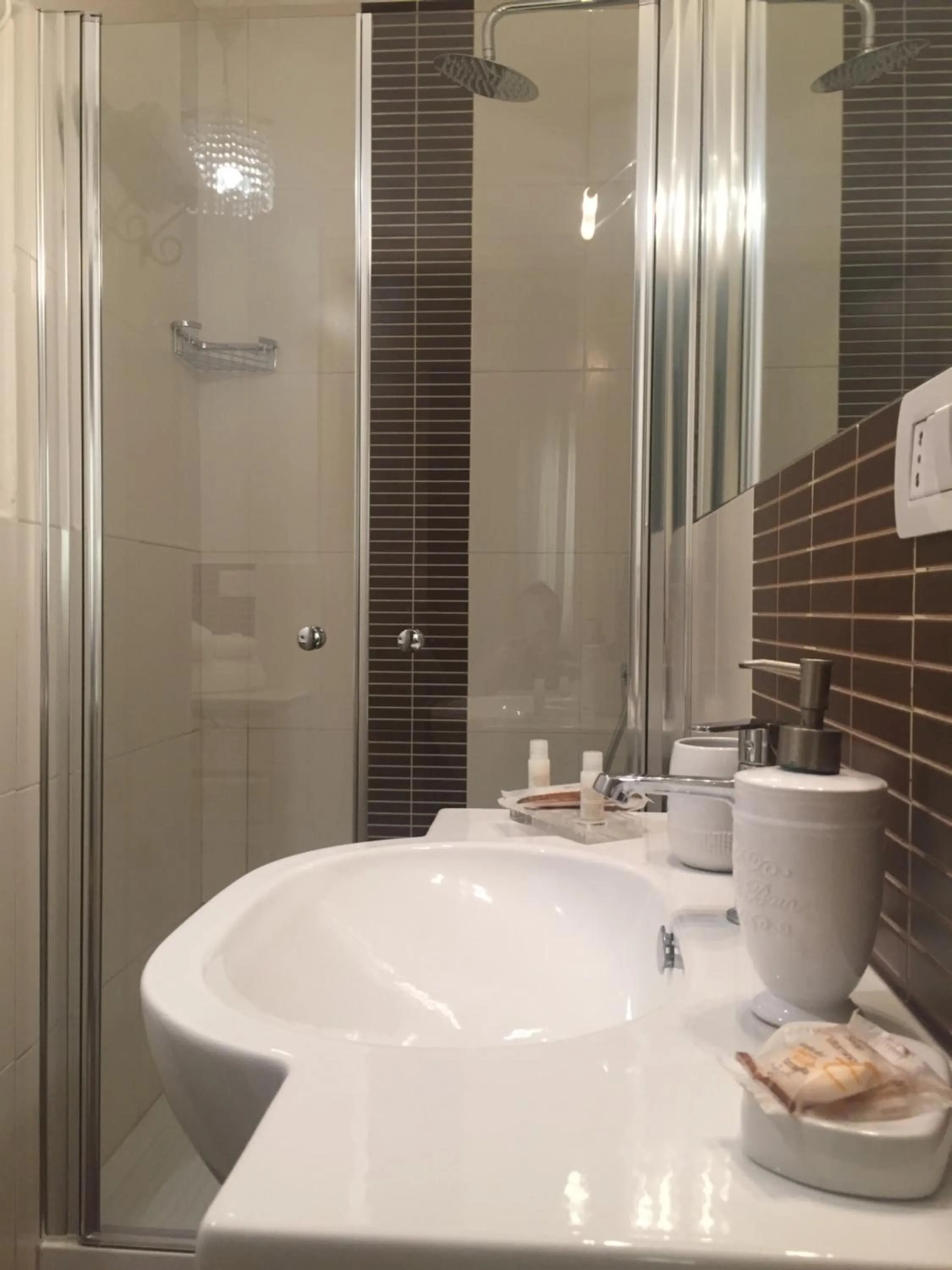 Bathroom in Possidonea 28