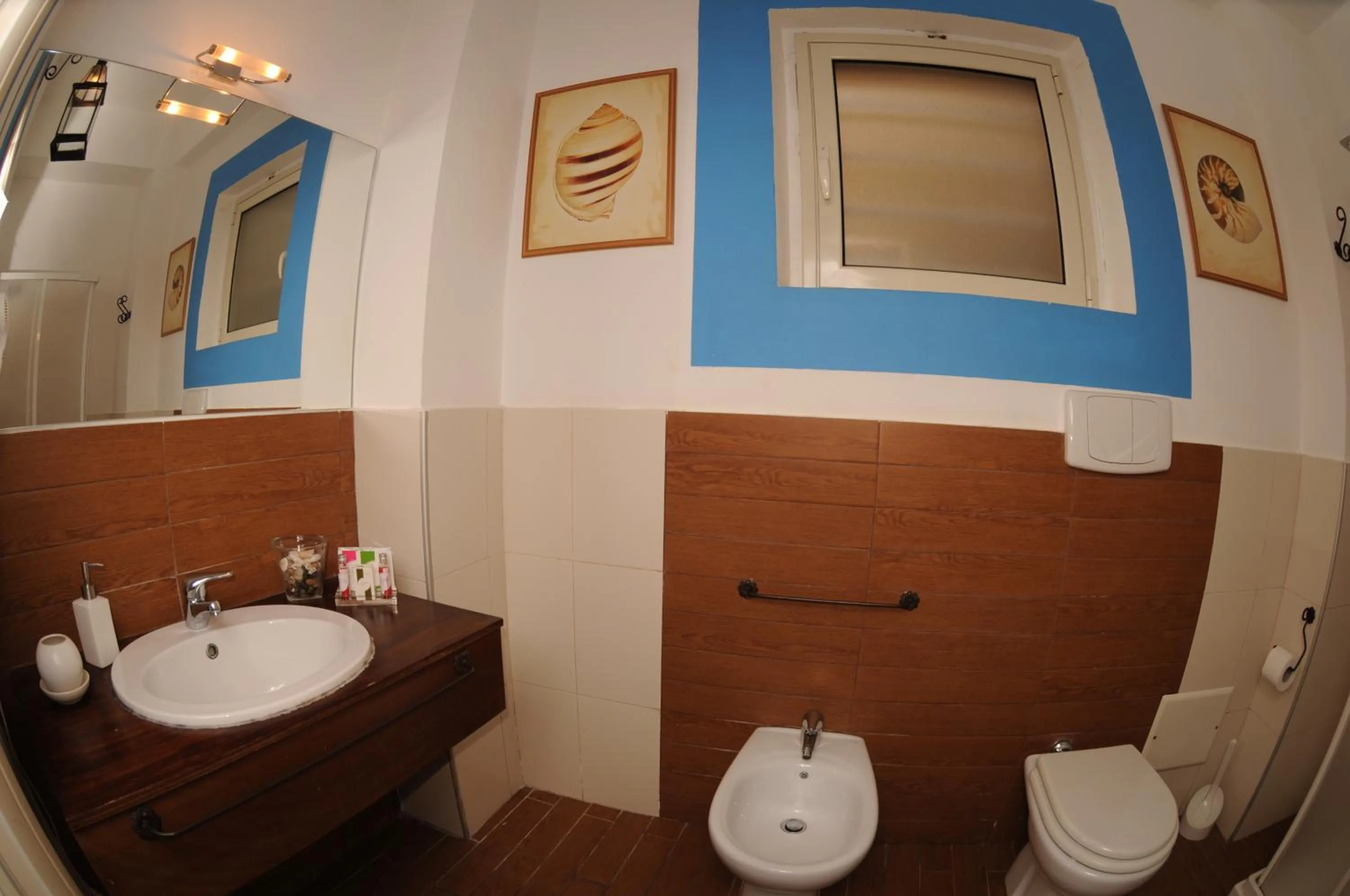 Bathroom in Possidonea 28