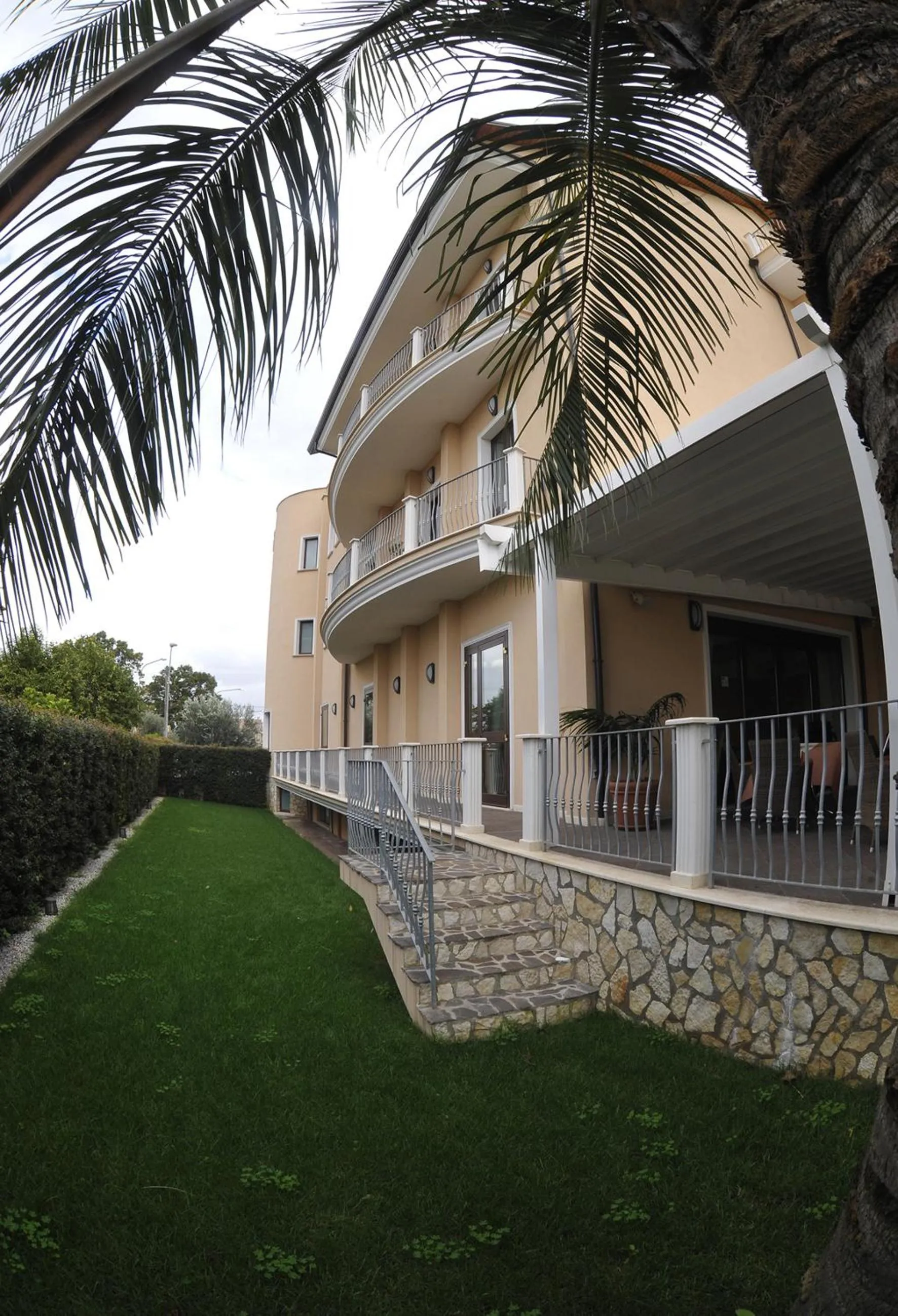 Garden in Gullo Hotel