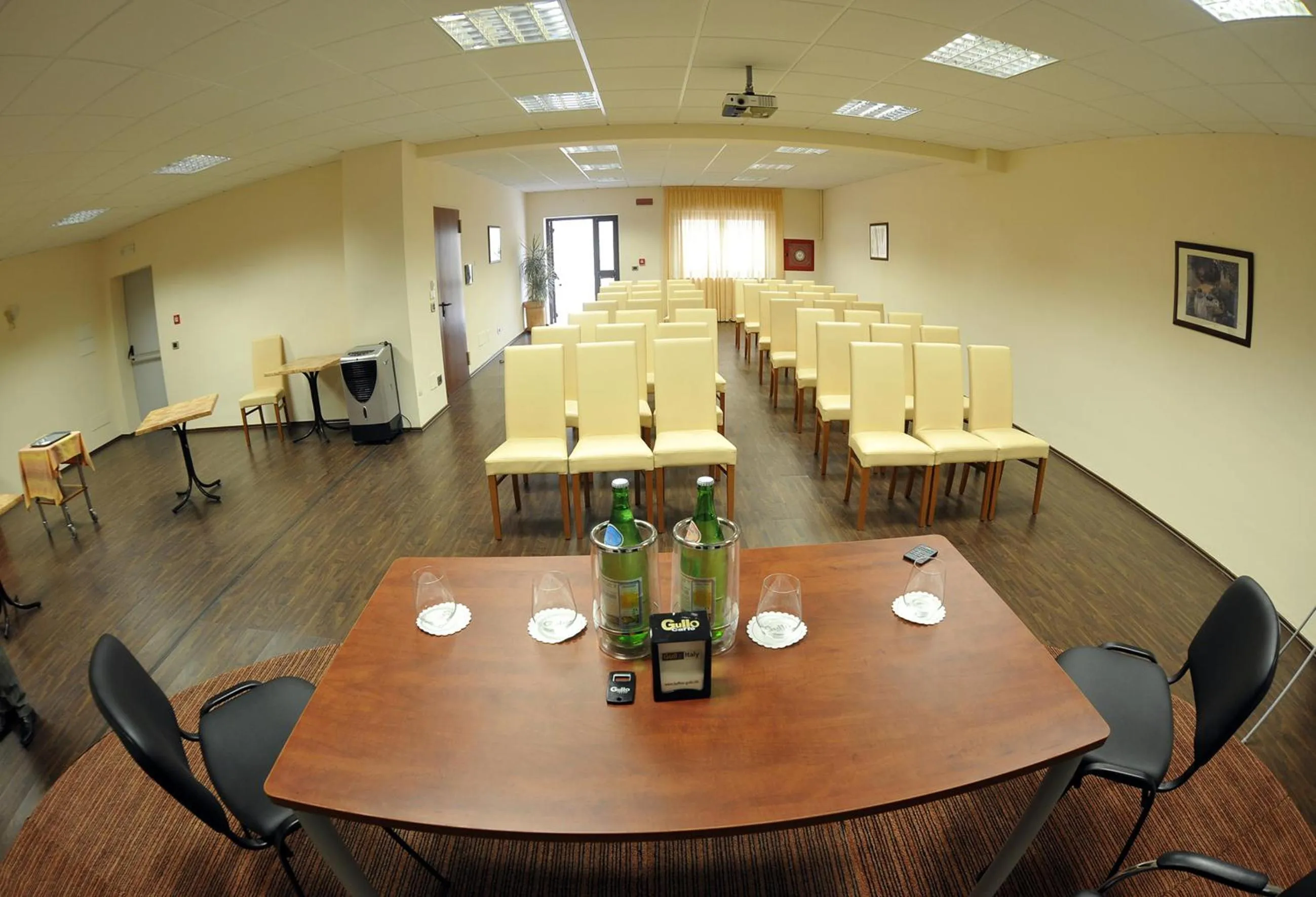 Business facilities in Gullo Hotel