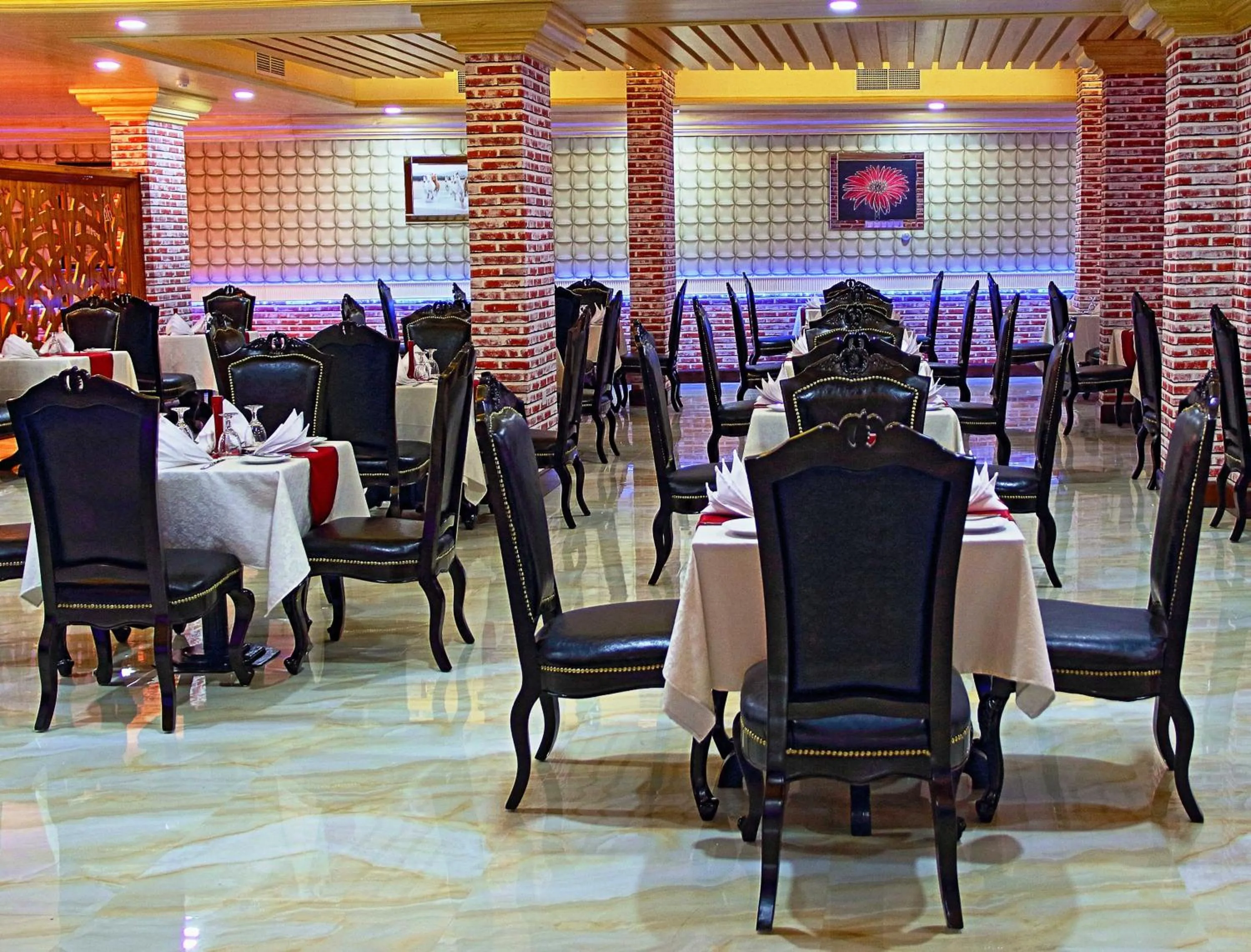 Restaurant/places to eat in Bahrain International Hotel