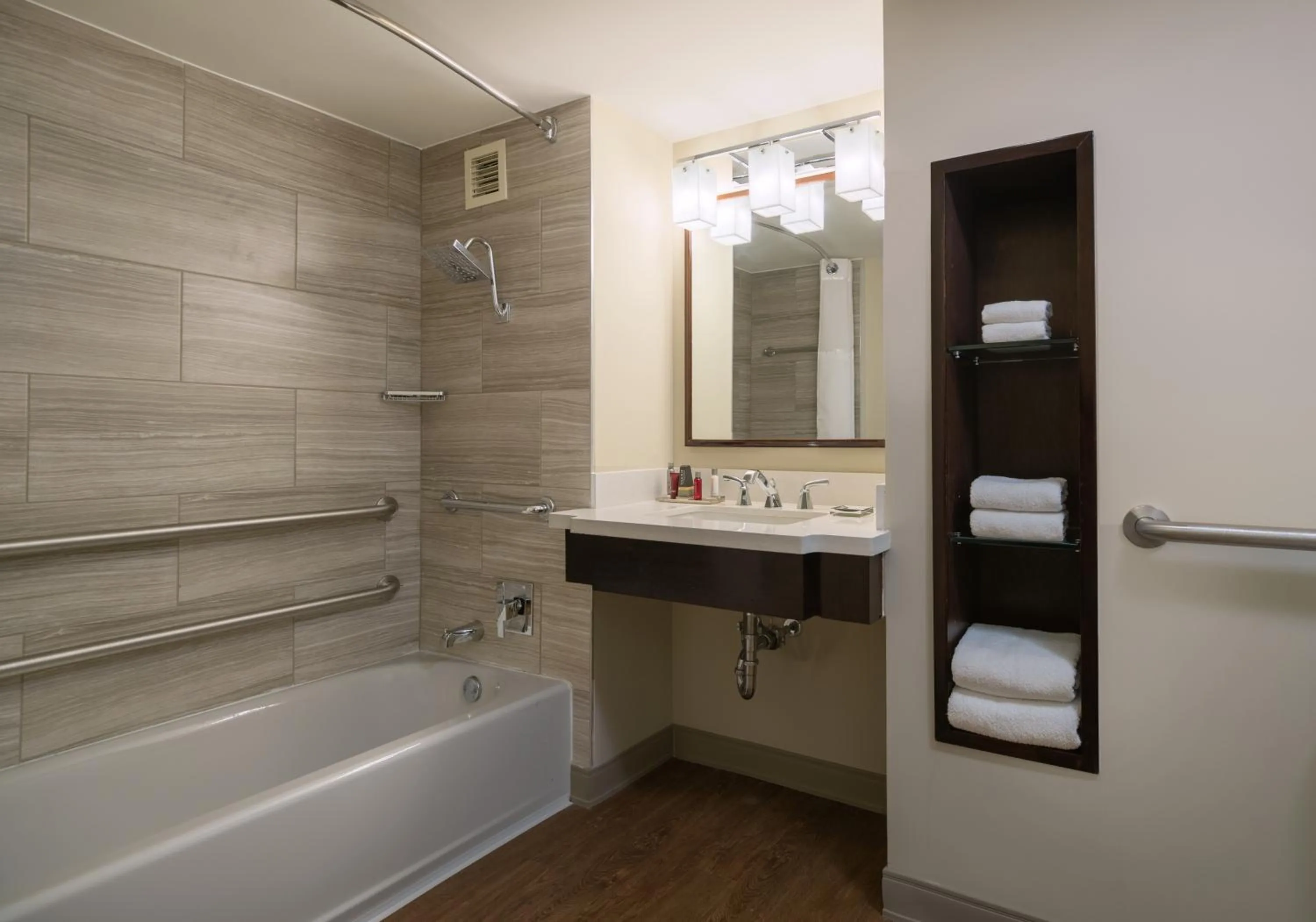 Bathroom in Atlanta Marriott Perimeter Center