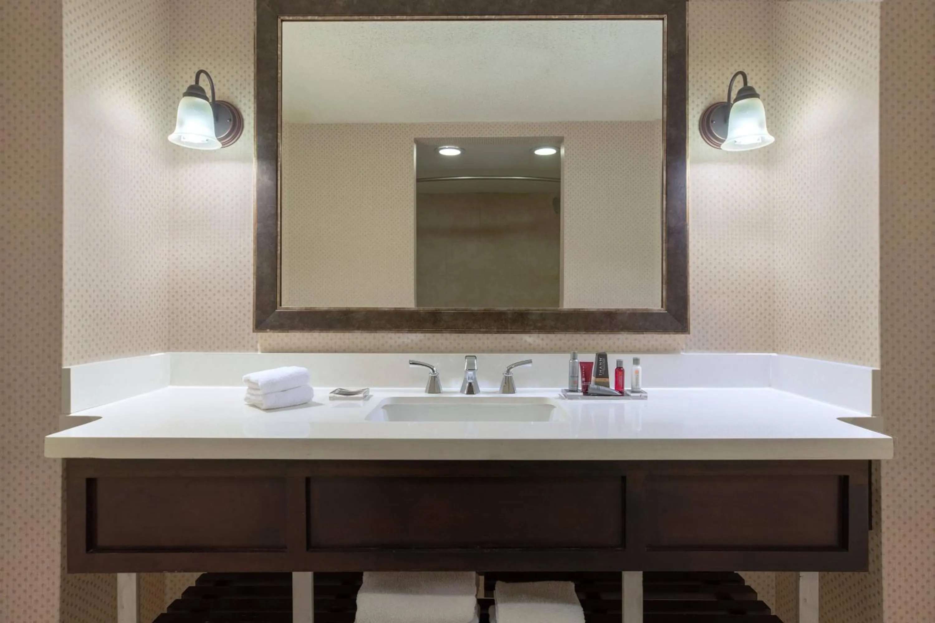 Bathroom in Atlanta Marriott Perimeter Center