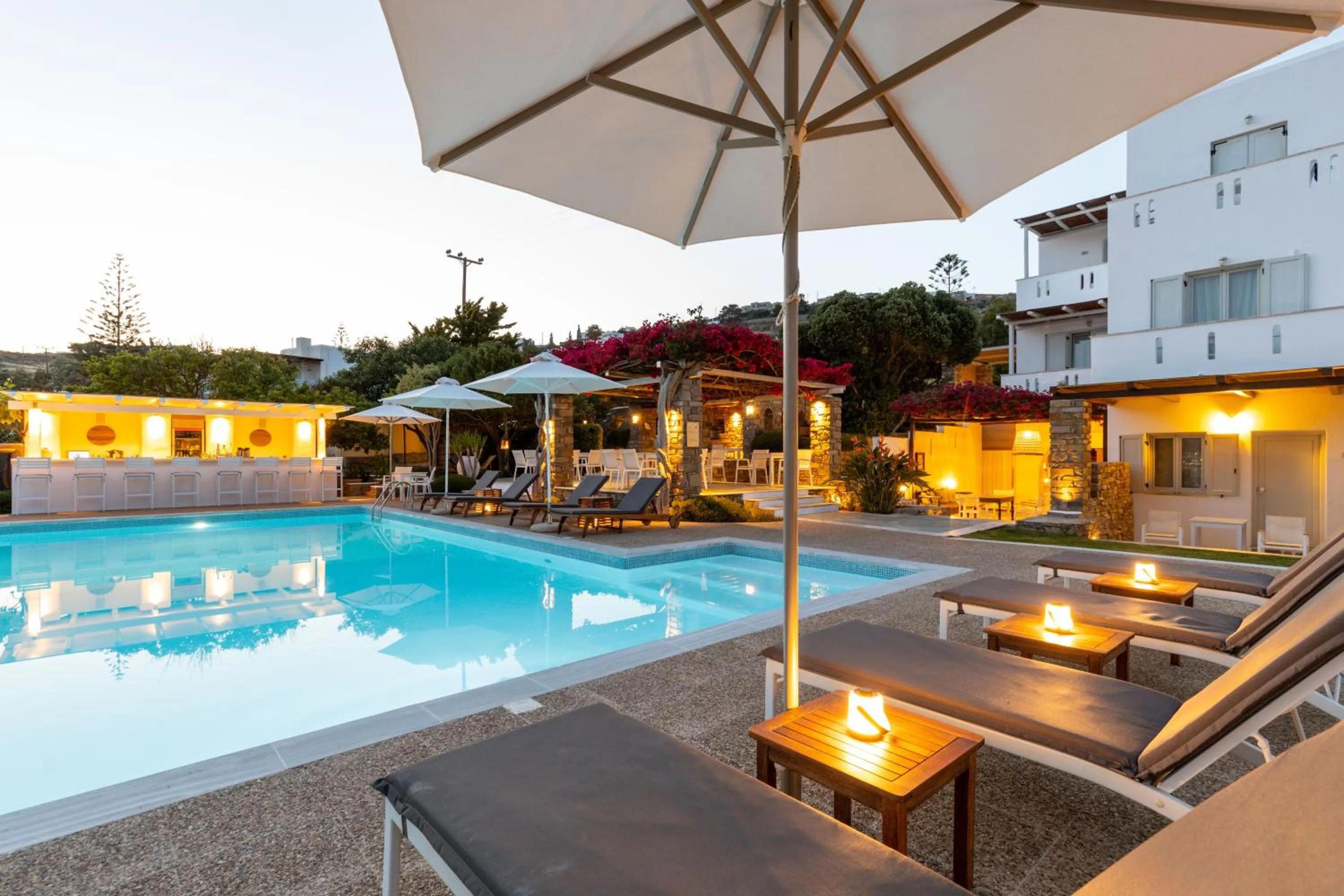 Property building in Roses Beach