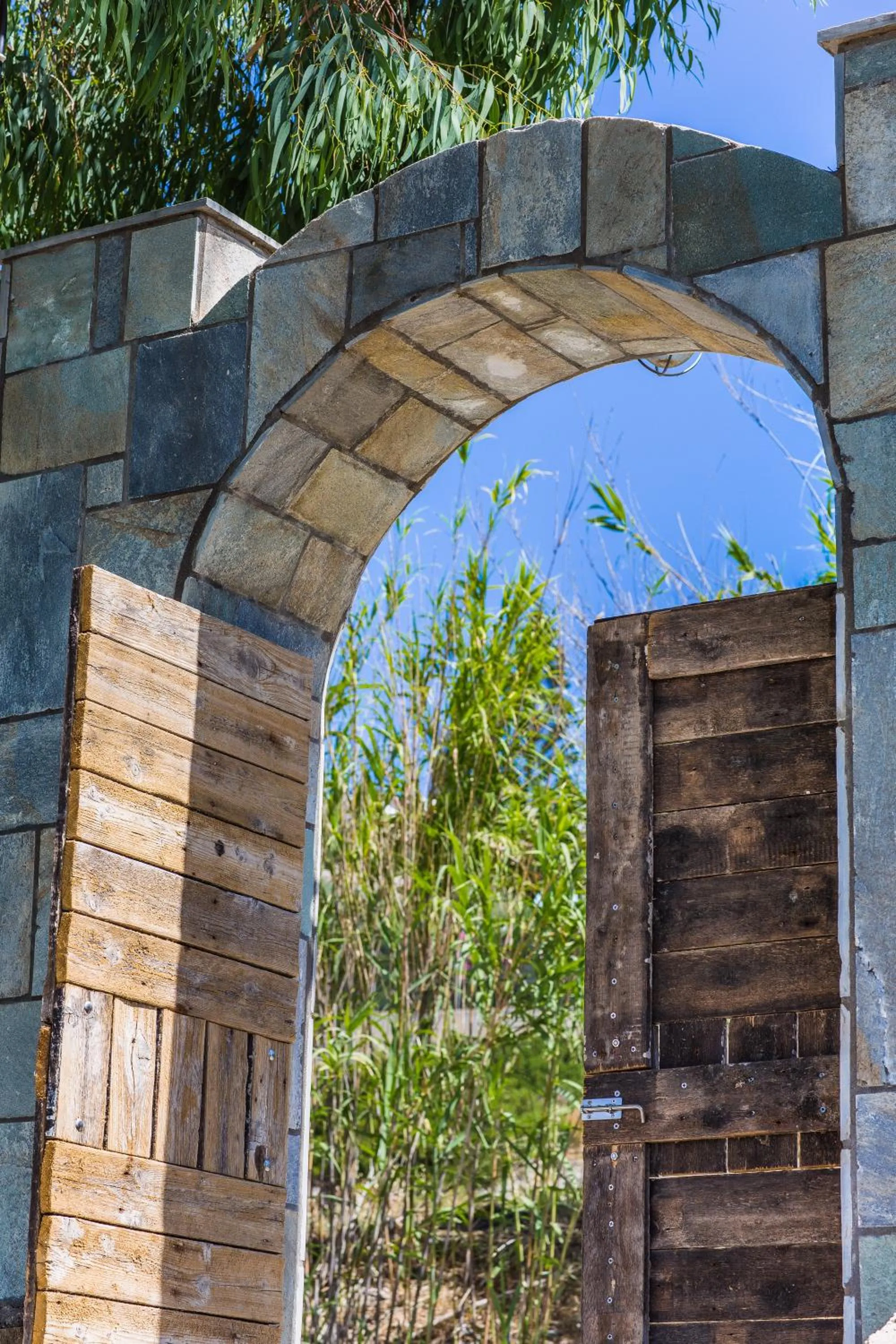Facade/entrance in Roses Beach