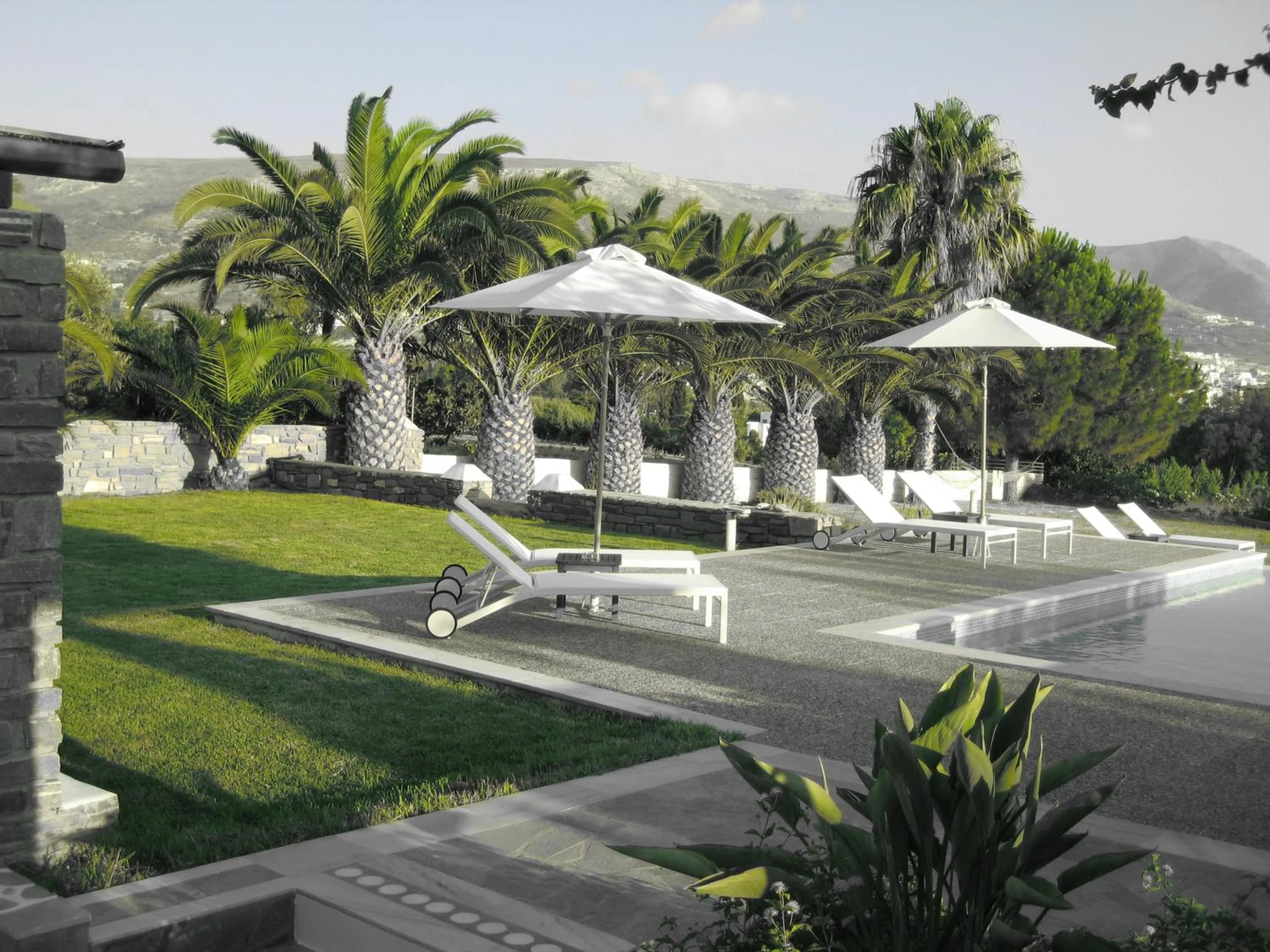 Swimming pool in Roses Beach