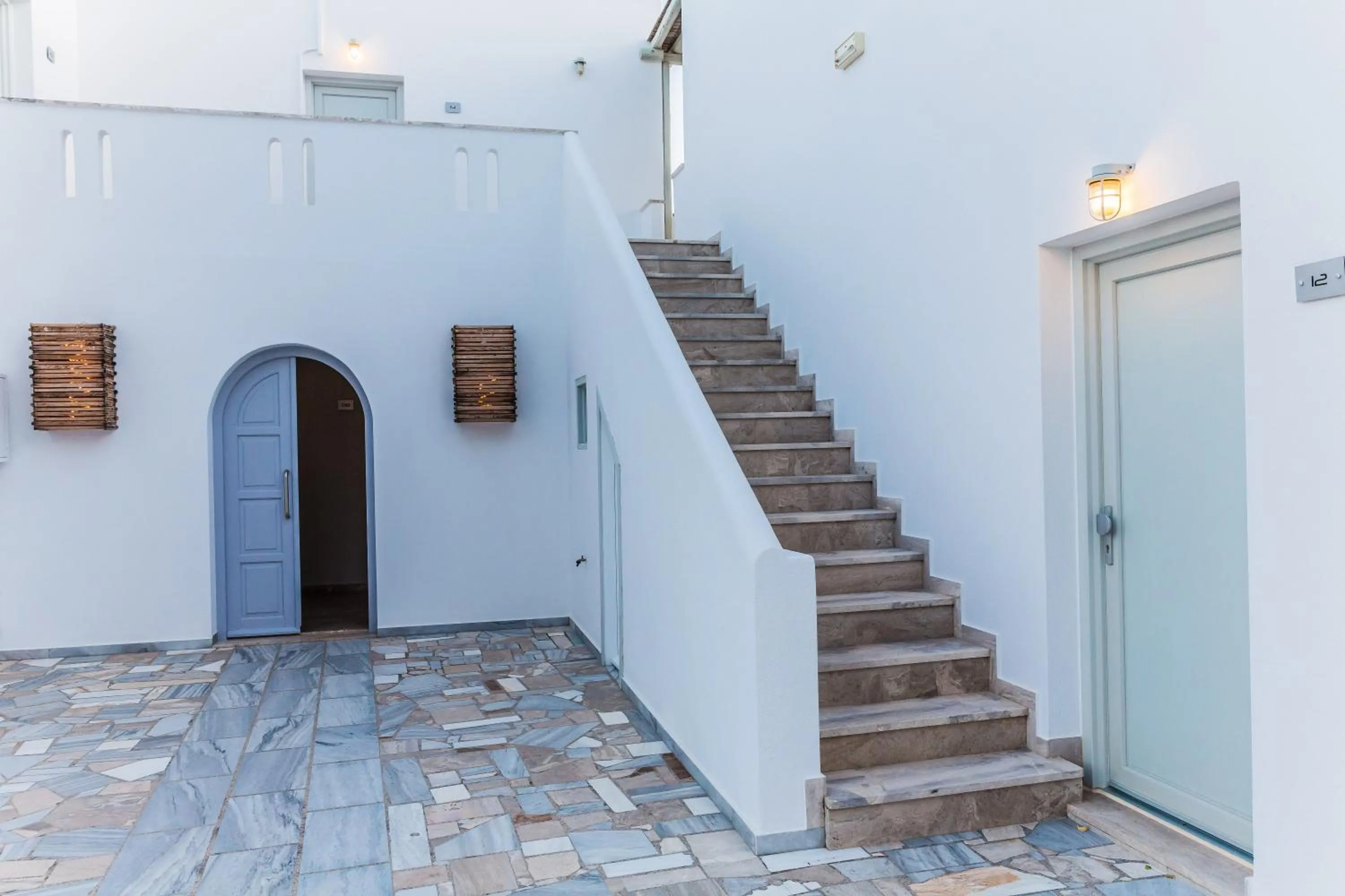 Facade/entrance in Roses Beach