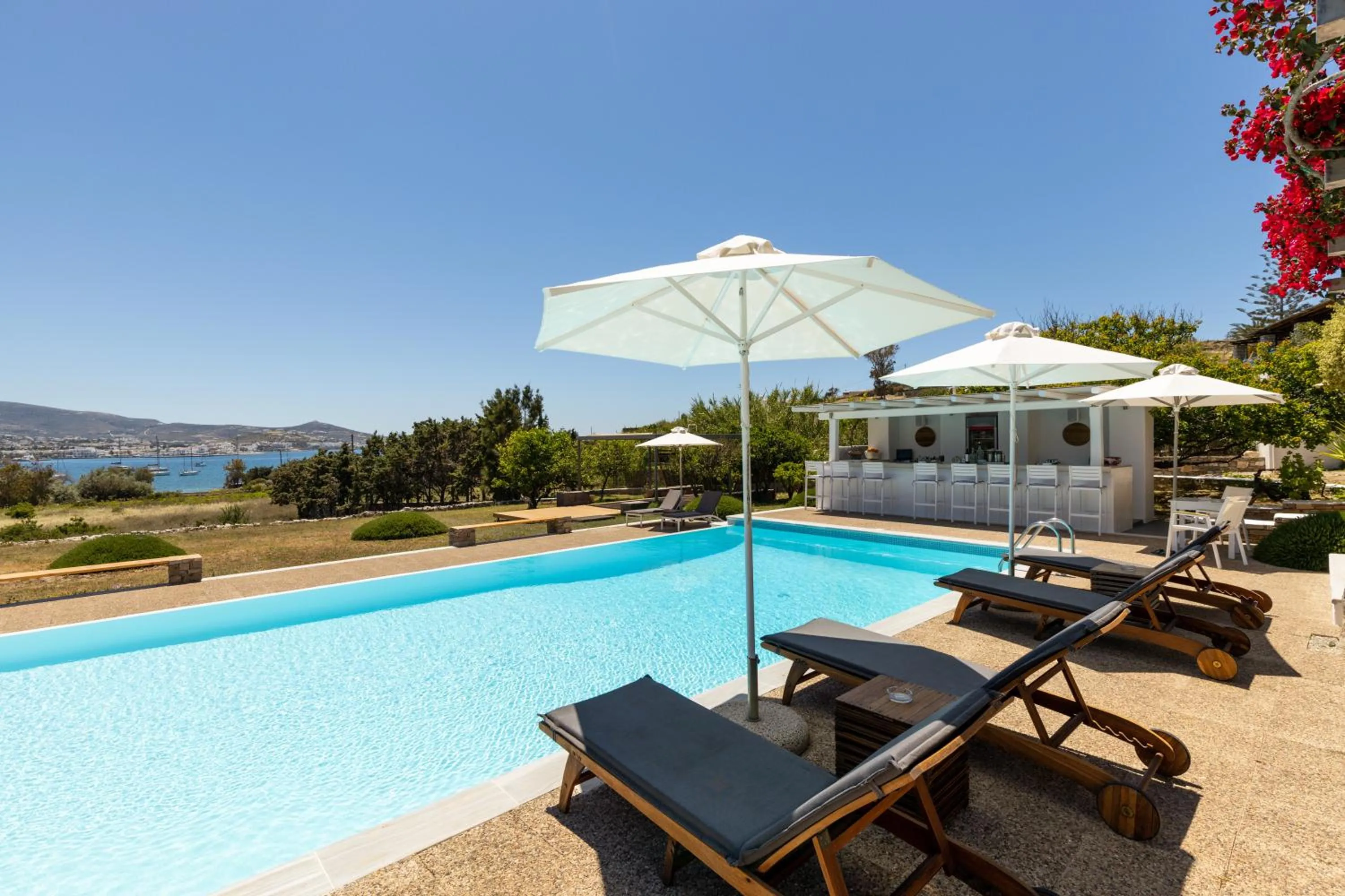 Swimming pool in Roses Beach