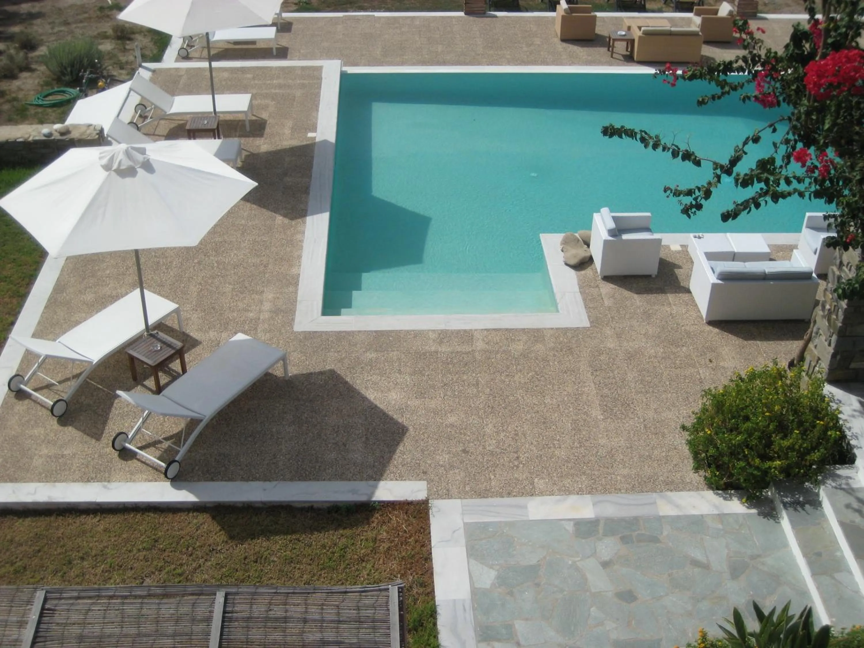 Bird's eye view in Roses Beach