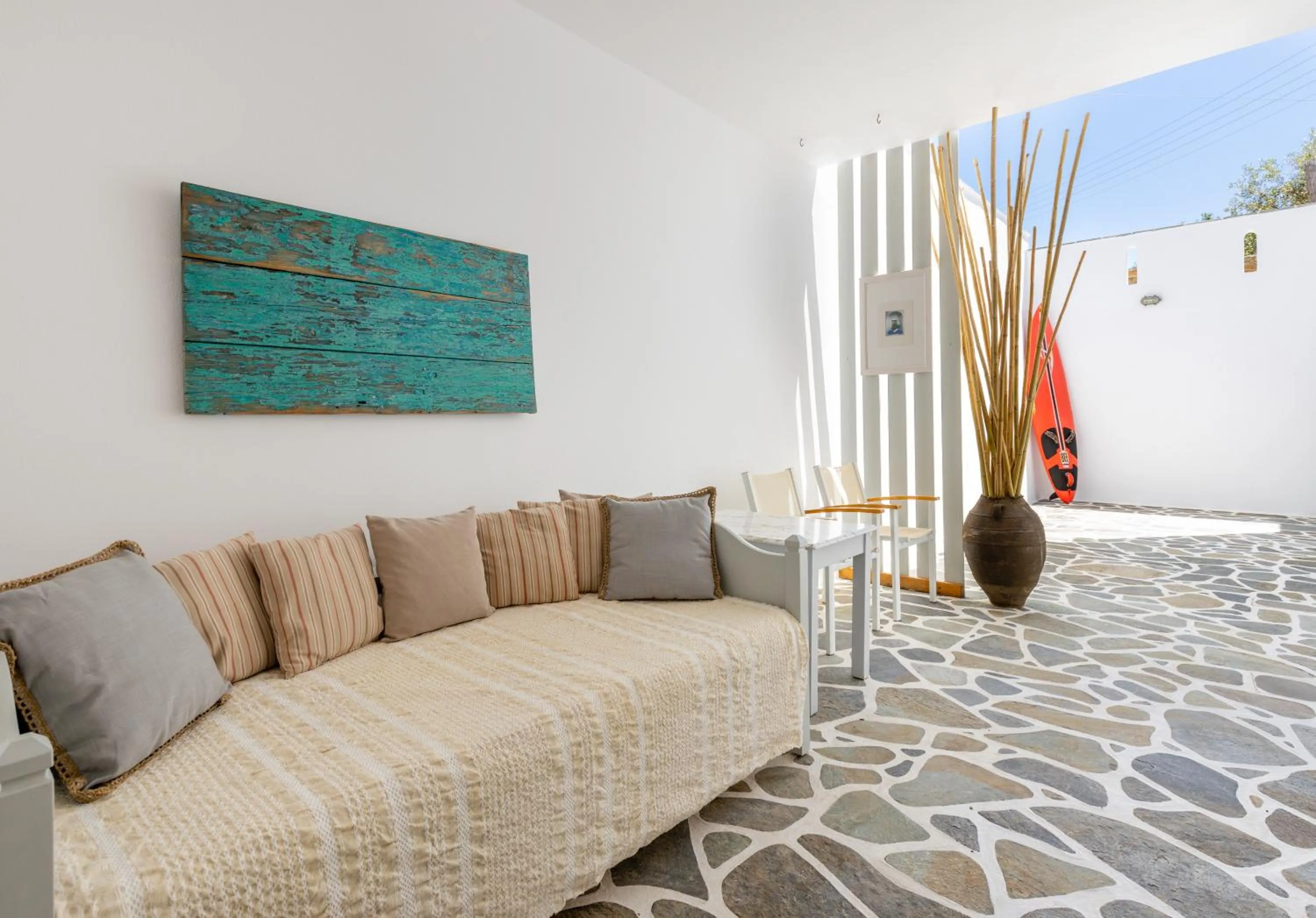 Seating area in Roses Beach