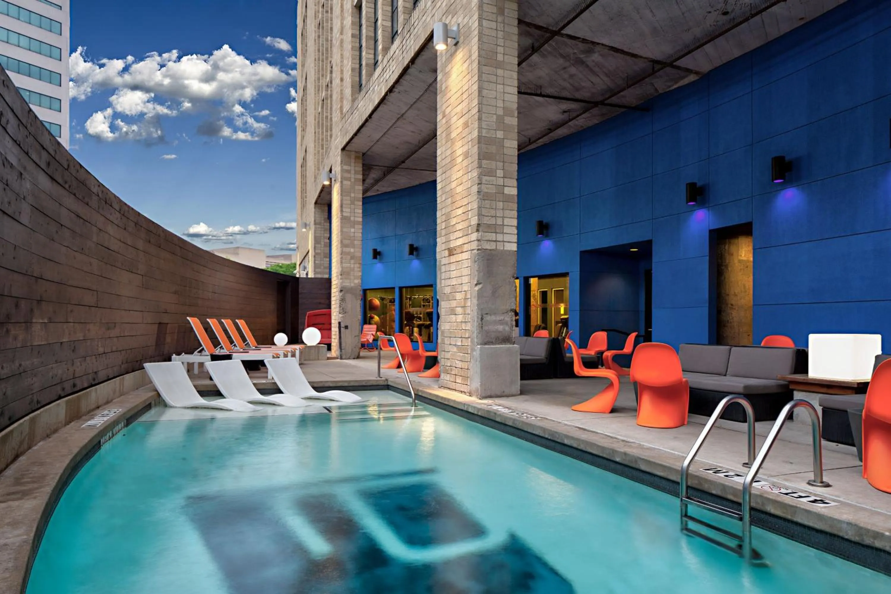 Swimming pool in Aloft Dallas Downtown