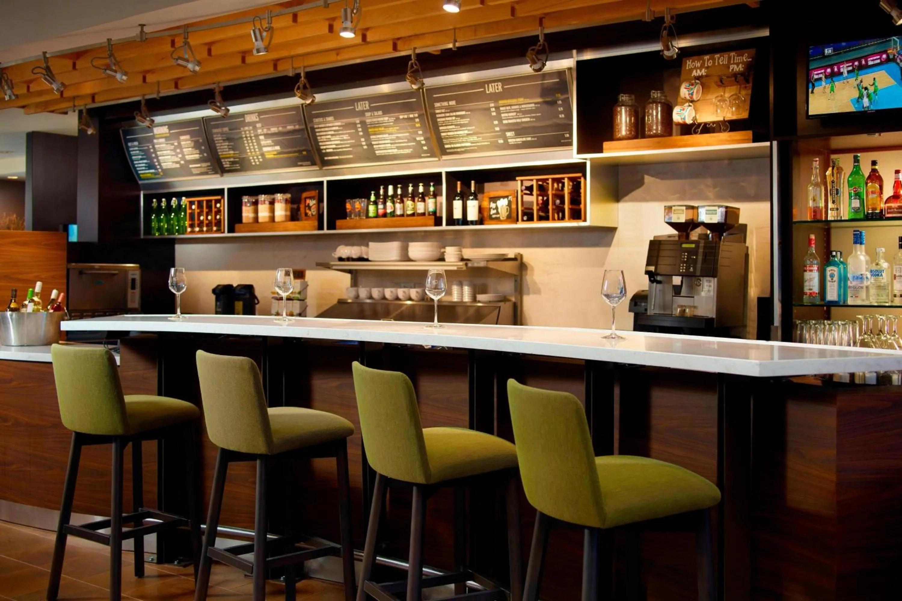 Lounge or bar in Courtyard by Marriott Perimeter Center