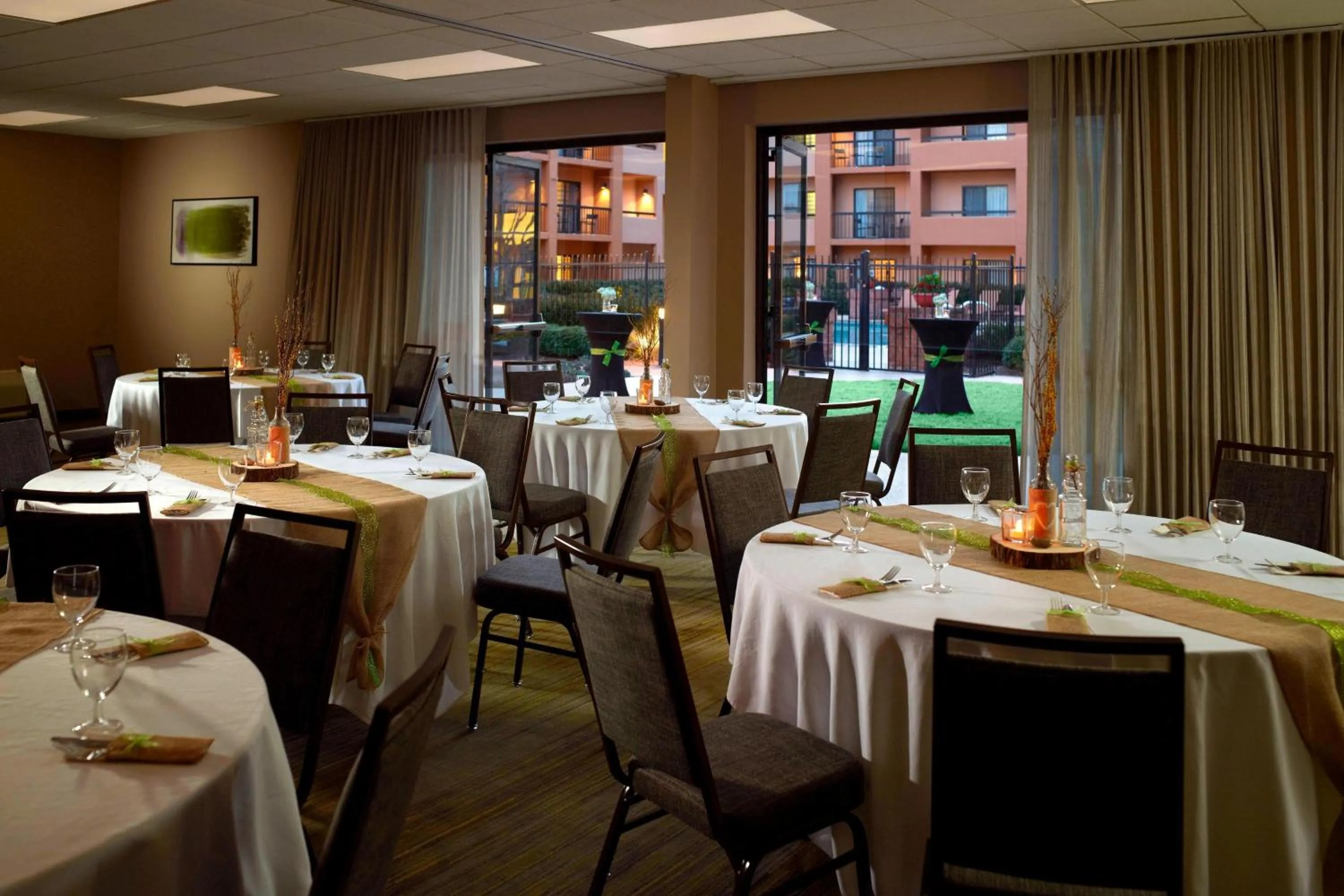Meeting/conference room in Courtyard by Marriott Perimeter Center