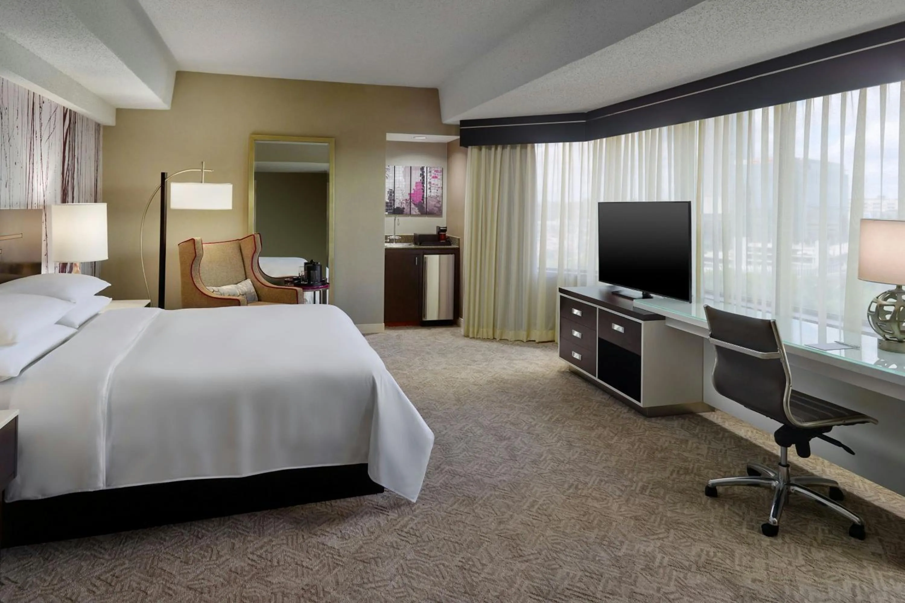 Bedroom, Bed in Renaissance Atlanta Waverly Hotel & Convention Center