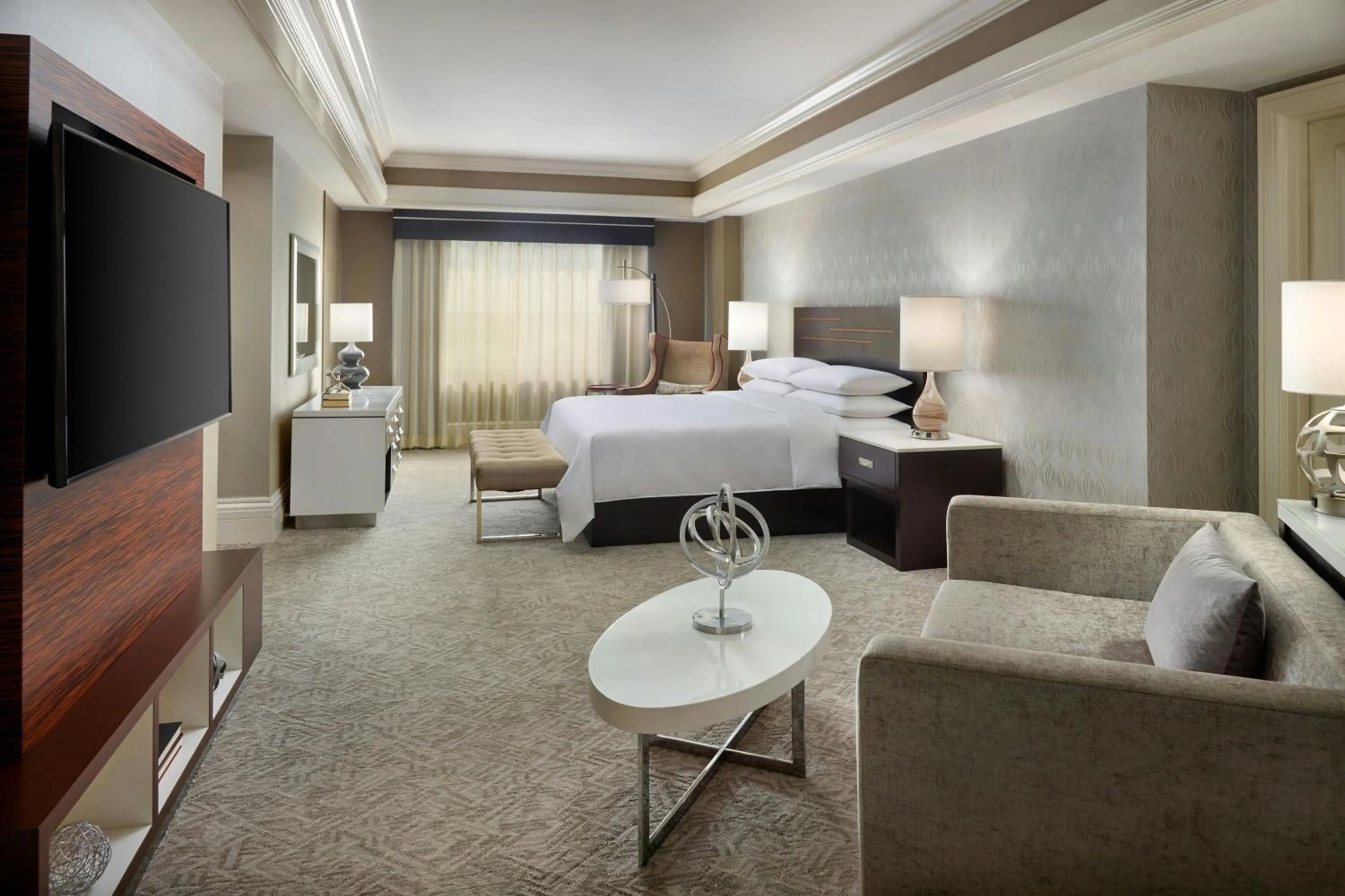 Bedroom, Bed in Renaissance Atlanta Waverly Hotel & Convention Center