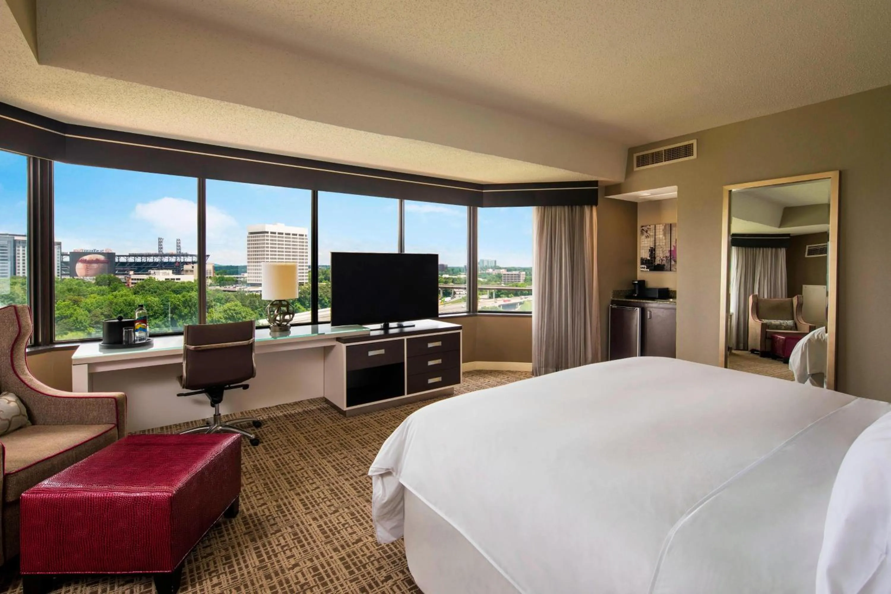 Photo of the whole room, Bed in Renaissance Atlanta Waverly Hotel & Convention Center