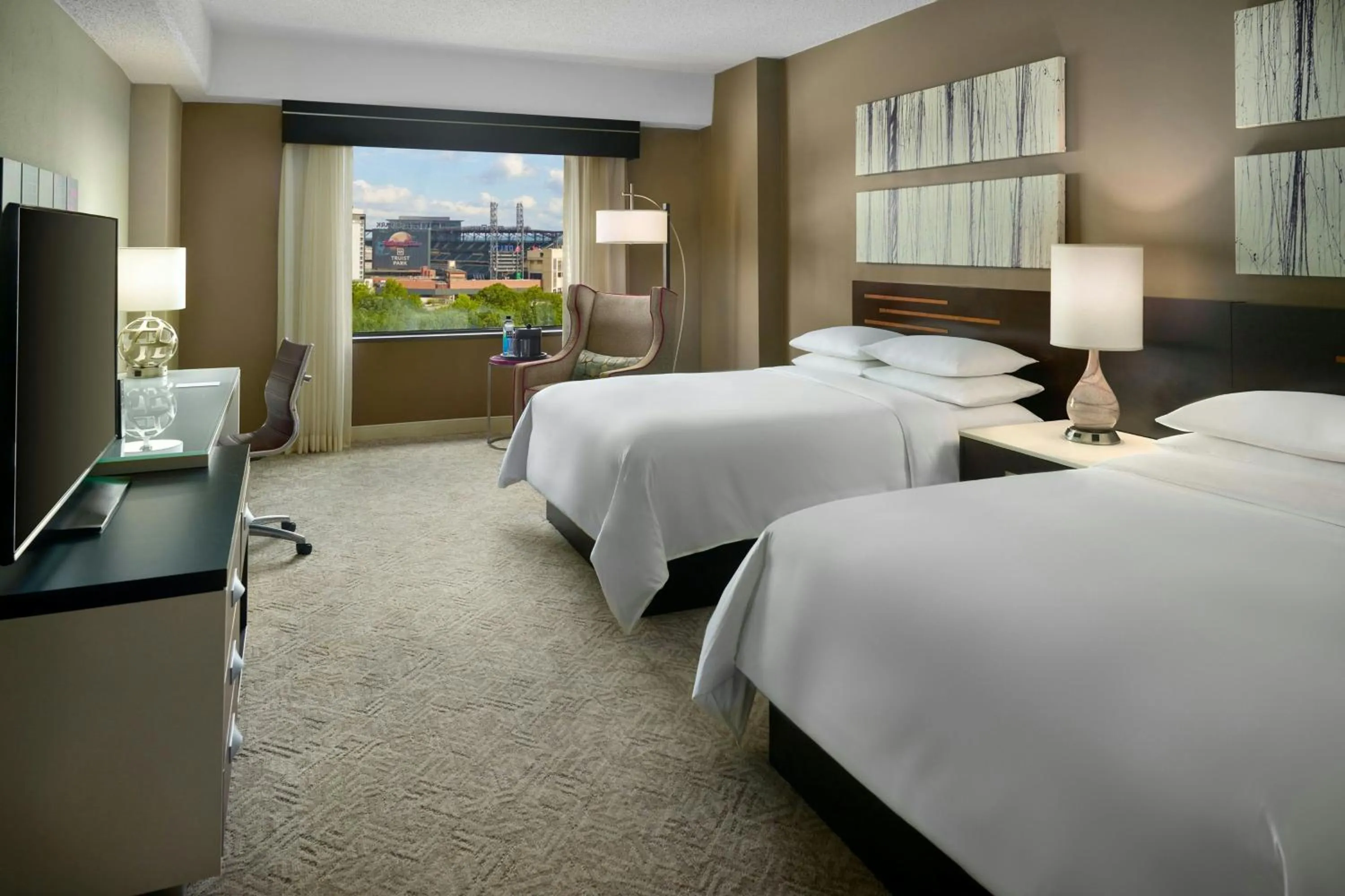 Photo of the whole room, Bed in Renaissance Atlanta Waverly Hotel & Convention Center