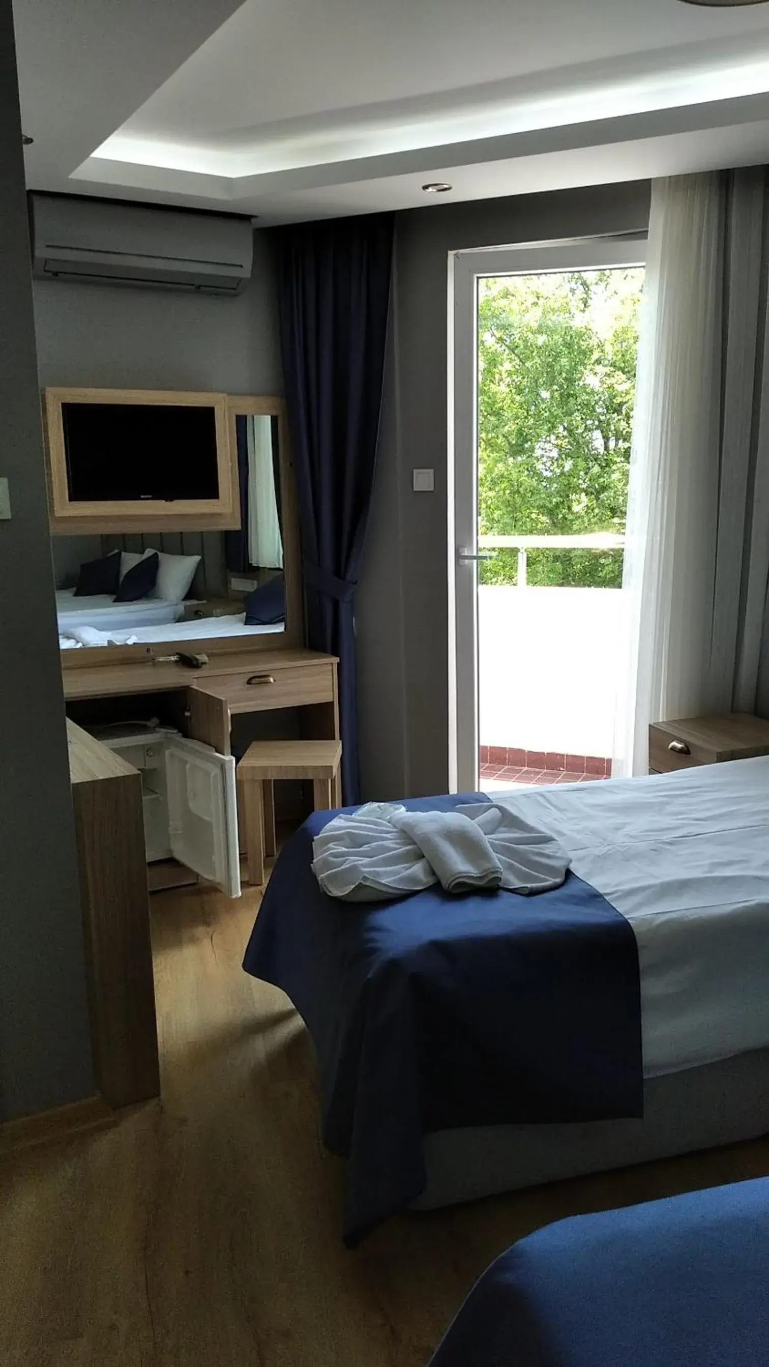 Balcony/Terrace, Bed in Hotel Yesilpark Balcony/Terrace, Bed in Hotel Yesilpark