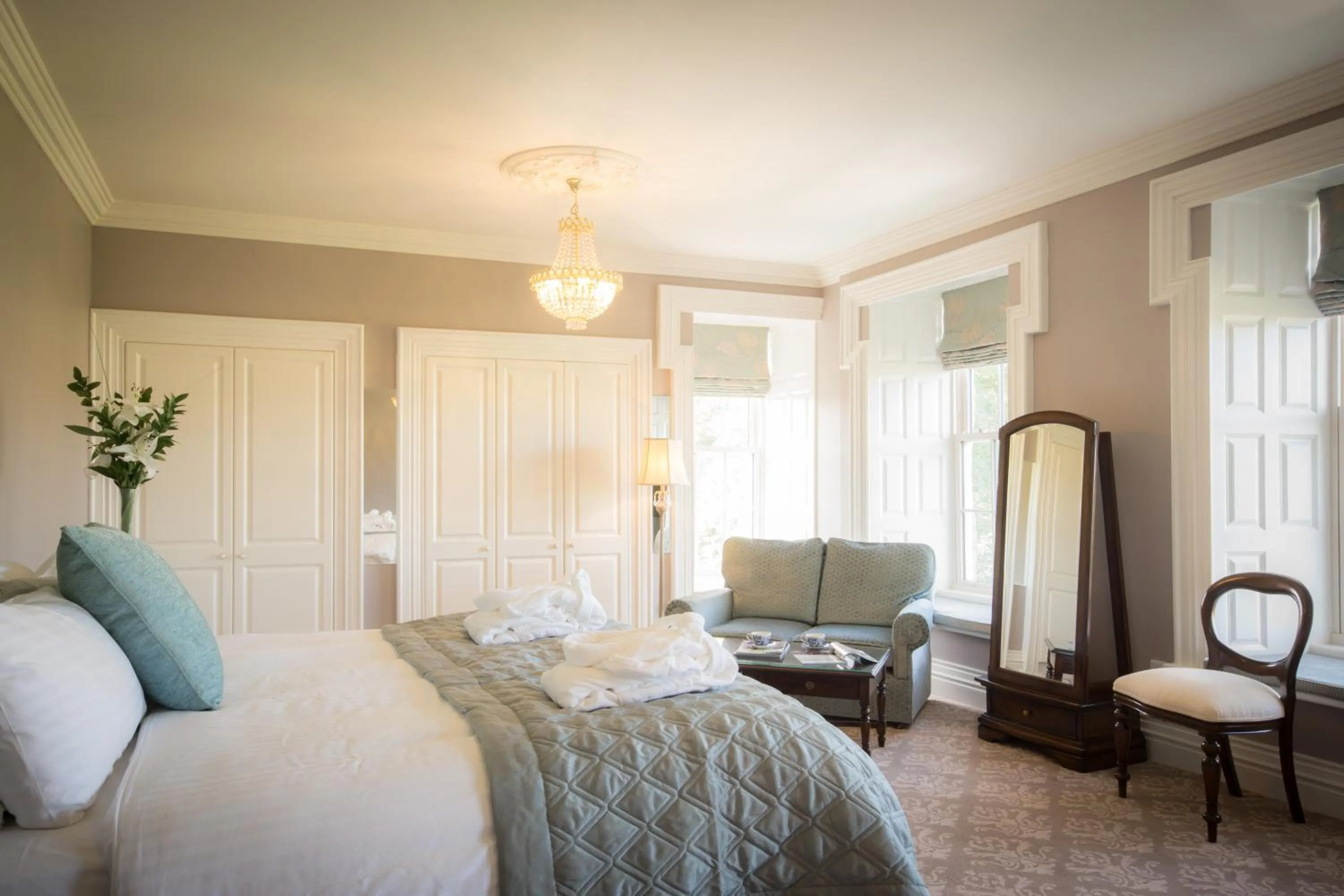 Photo of the whole room, Bed in Falls Hotel & Spa