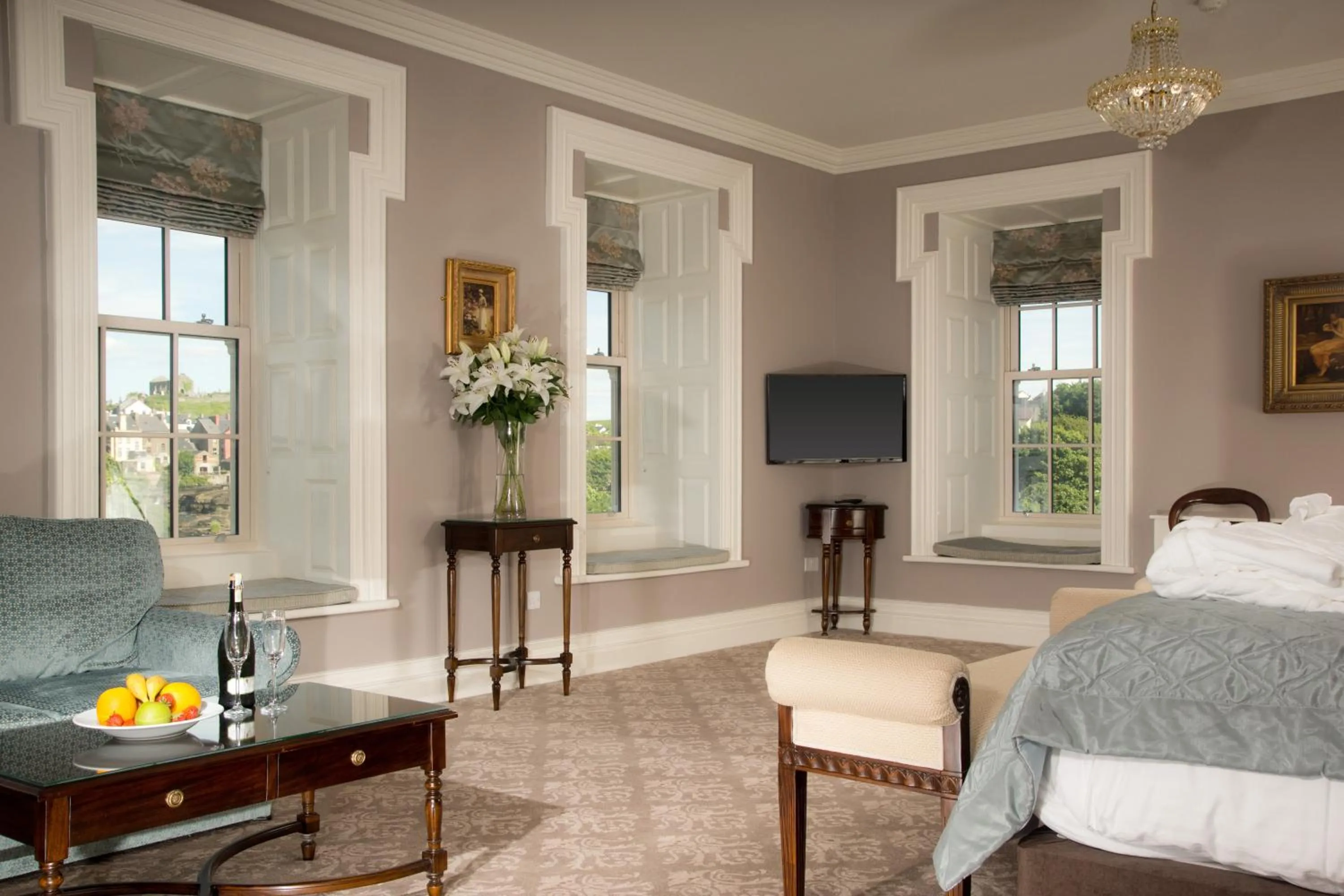 Photo of the whole room, Bed in Falls Hotel & Spa