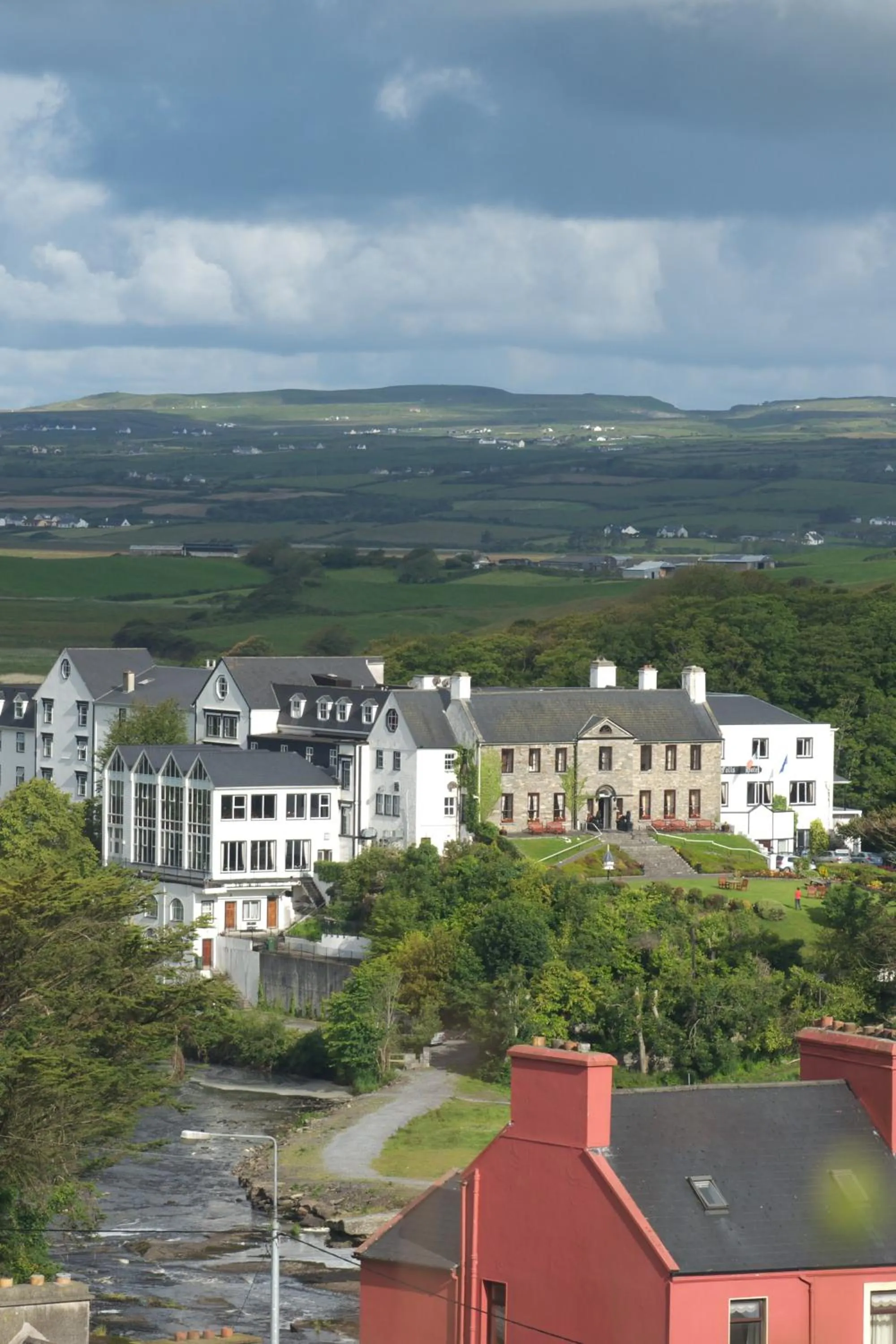 Neighbourhood in Falls Hotel & Spa