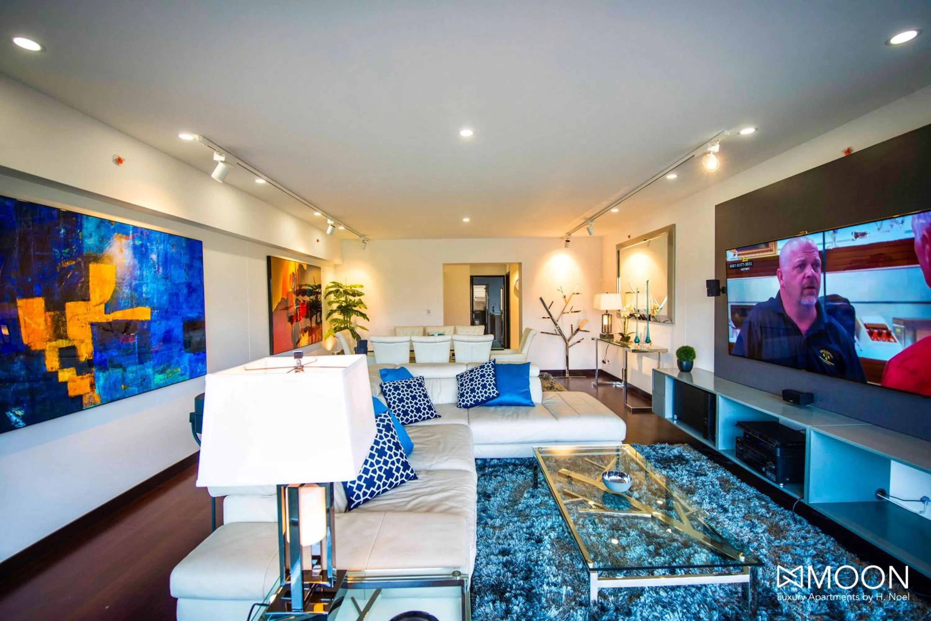 Moon Luxury Apartment