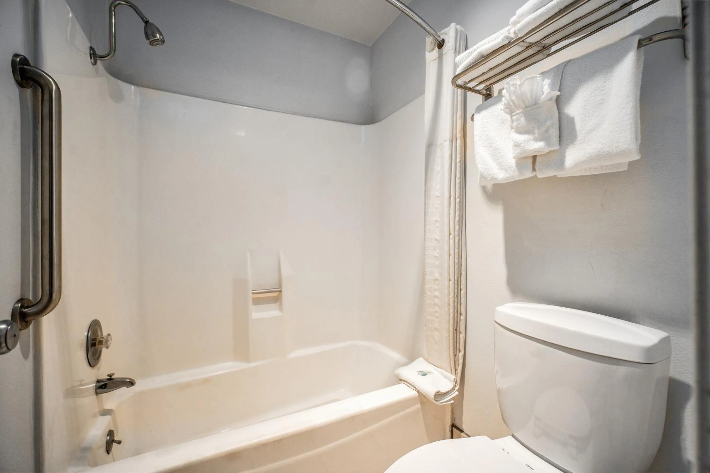 The Buena Park Hotel & Suites