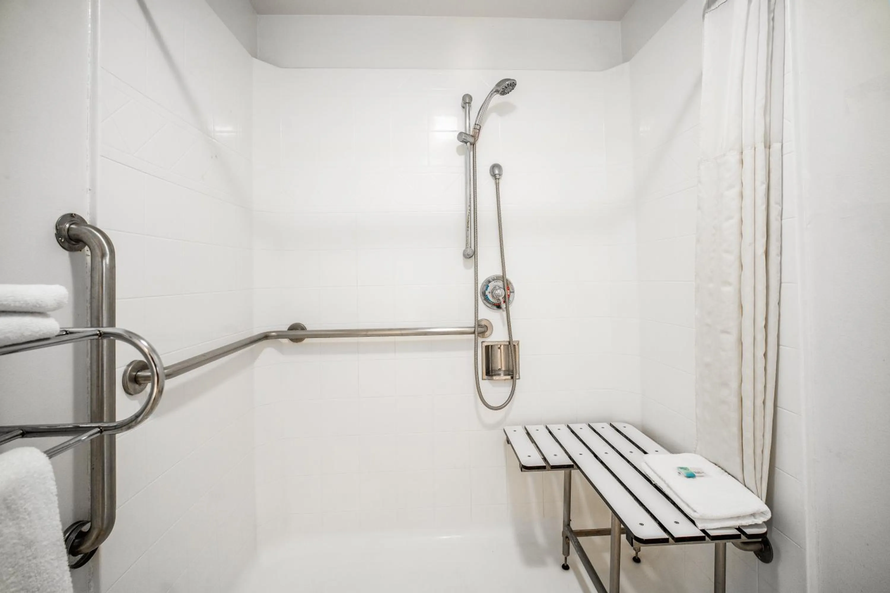 The Buena Park Hotel & Suites