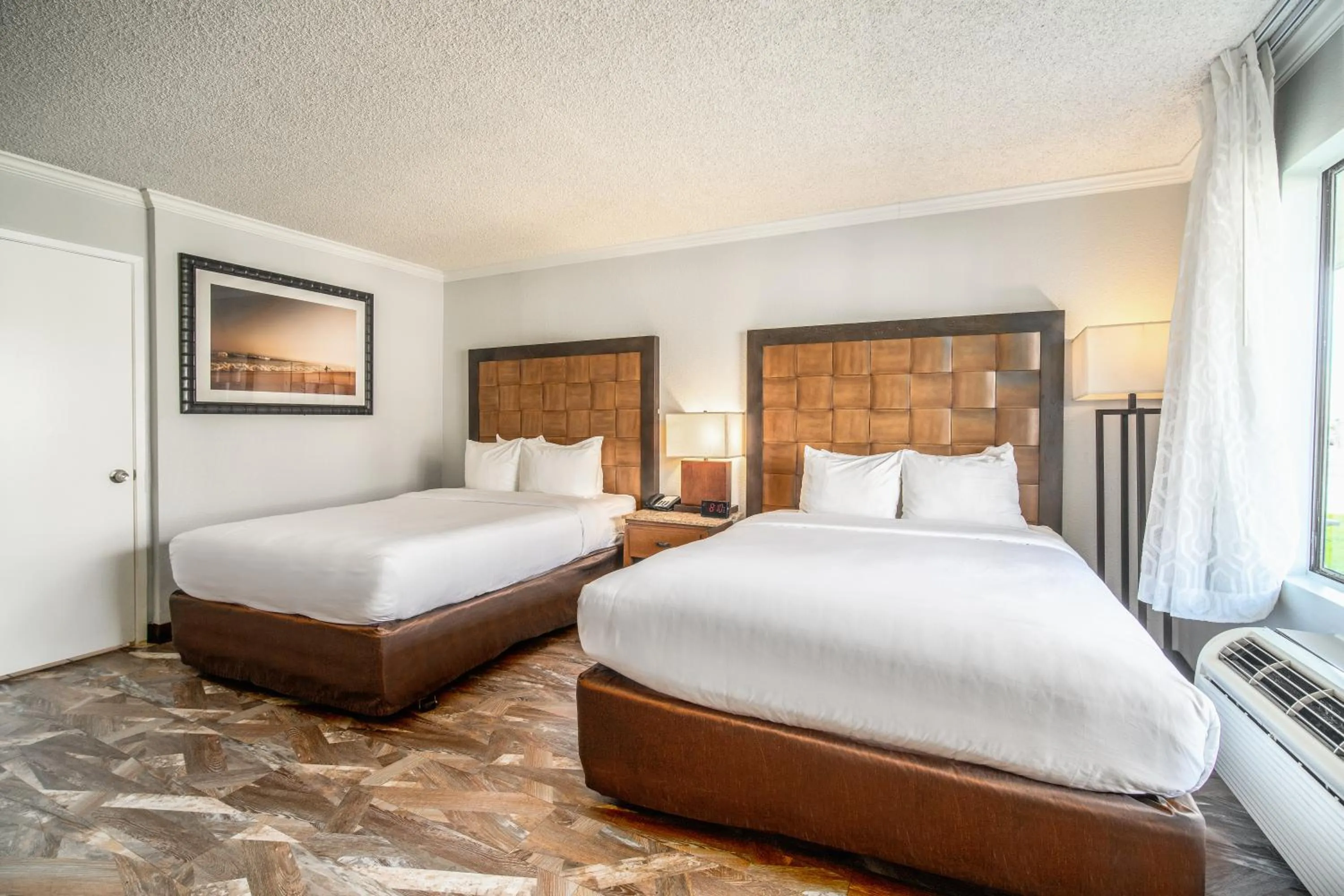 Bed in The Buena Park Hotel & Suites