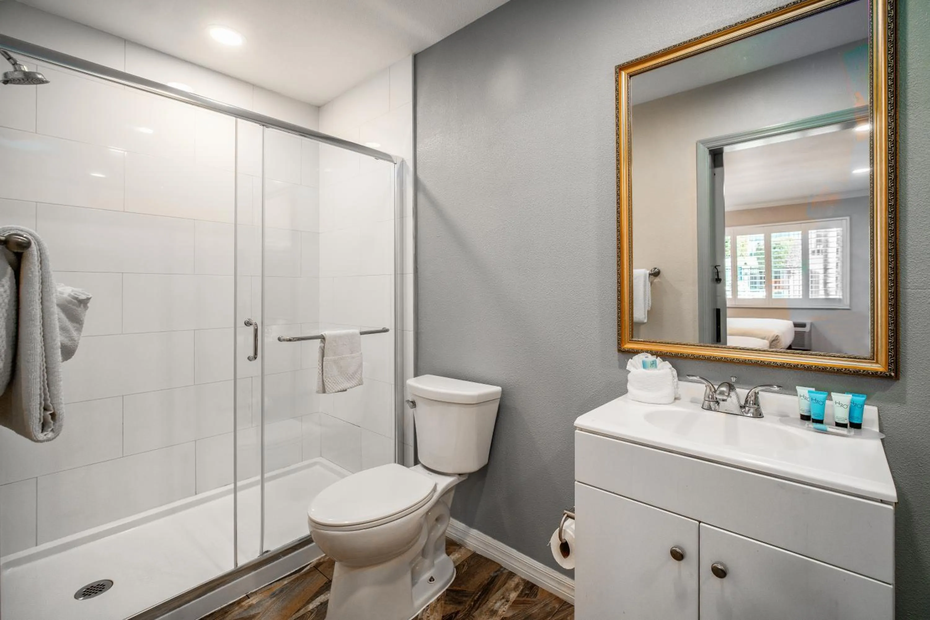 The Buena Park Hotel & Suites